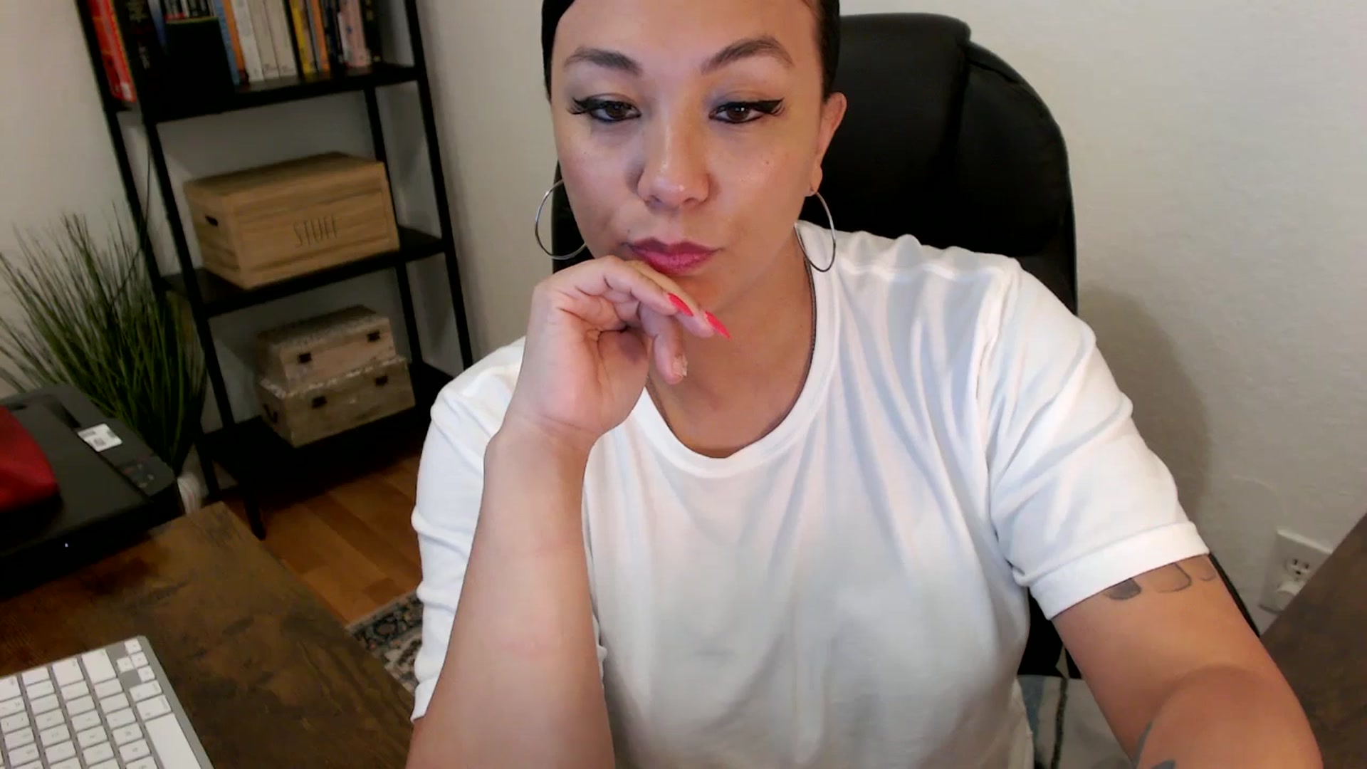 Gallery image thumbnail from MickaylaMoon's myfreecams stream on, 07/30/2024, 21:33 image 14 of 20