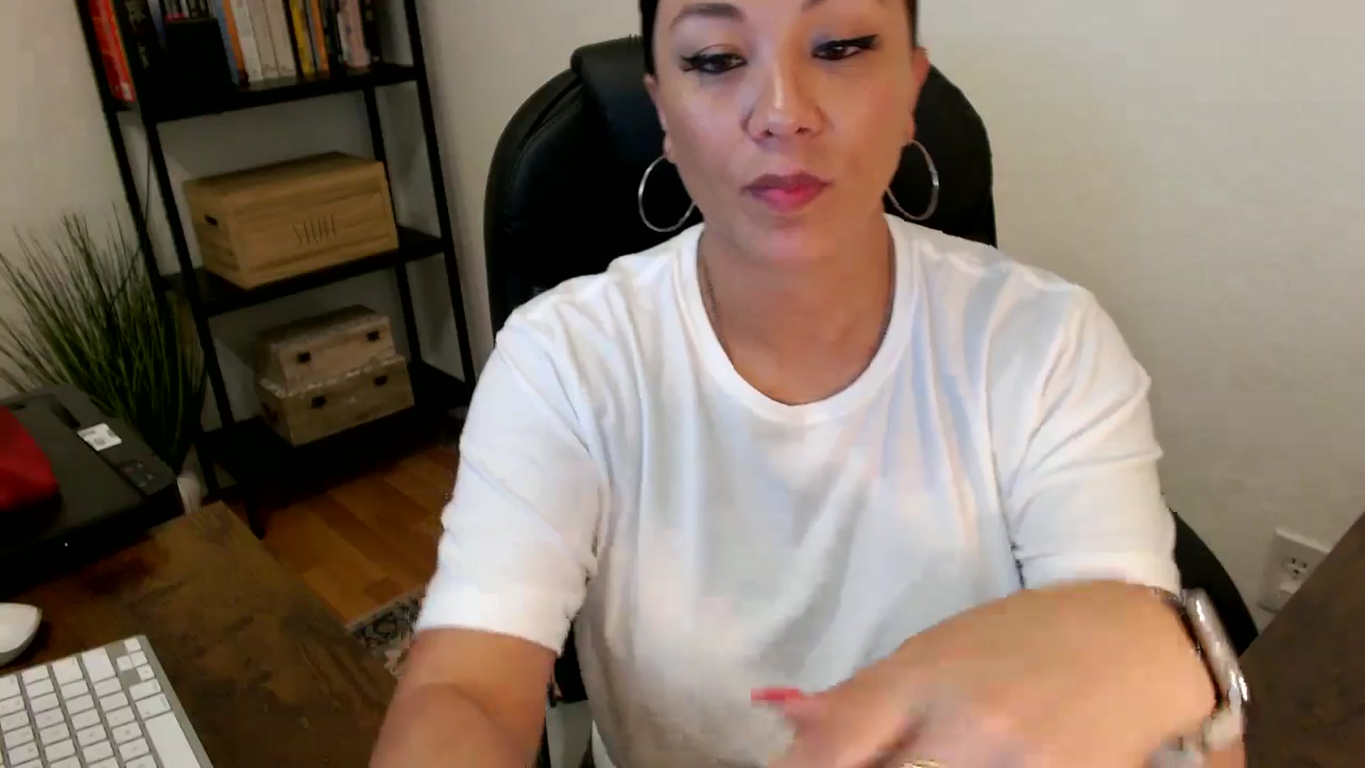 Gallery image thumbnail from MickaylaMoon's myfreecams stream on, 07/30/2024, 21:33 image 12 of 20