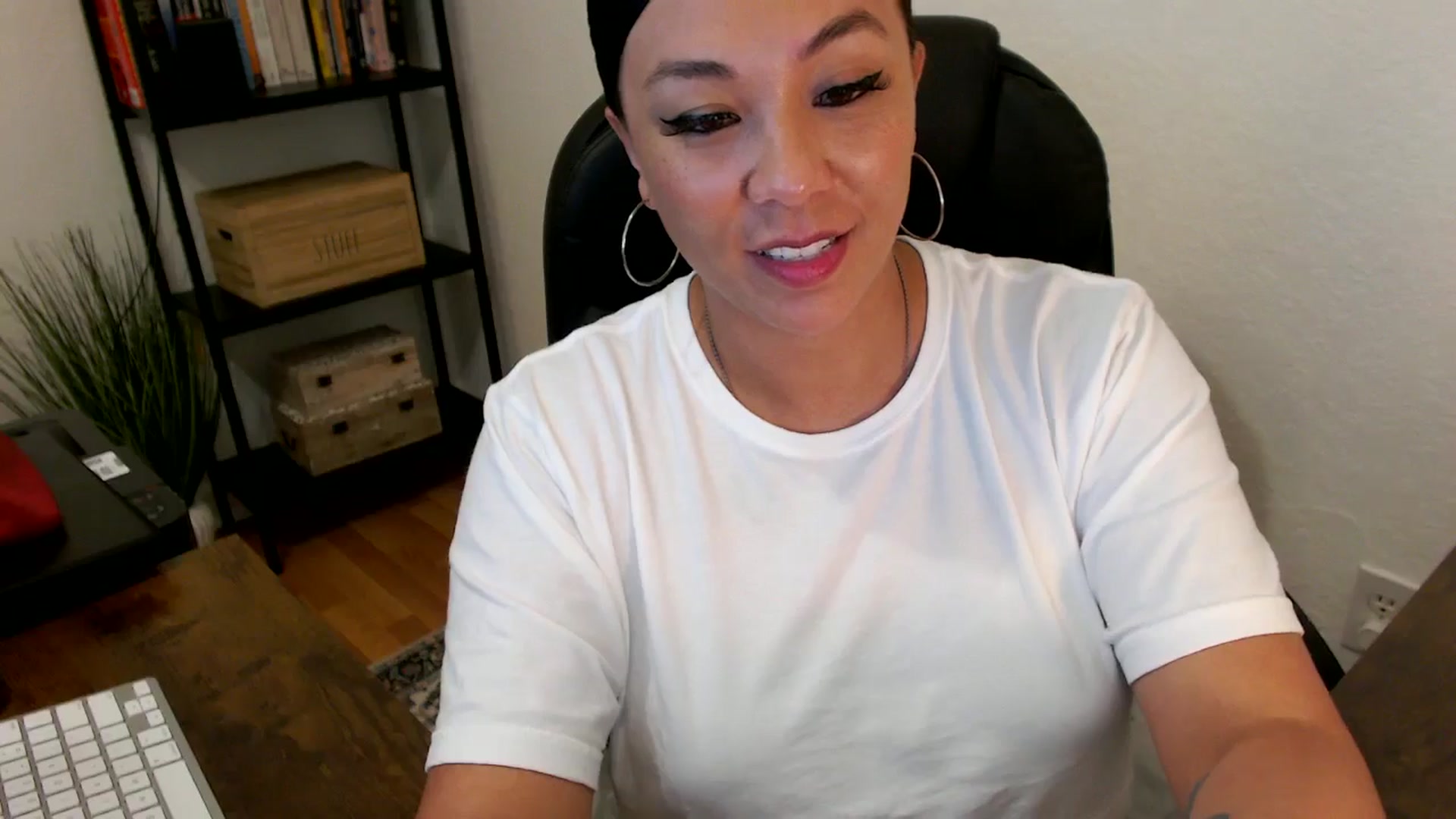 Gallery image thumbnail from MickaylaMoon's myfreecams stream on, 07/30/2024, 21:33 image 18 of 20