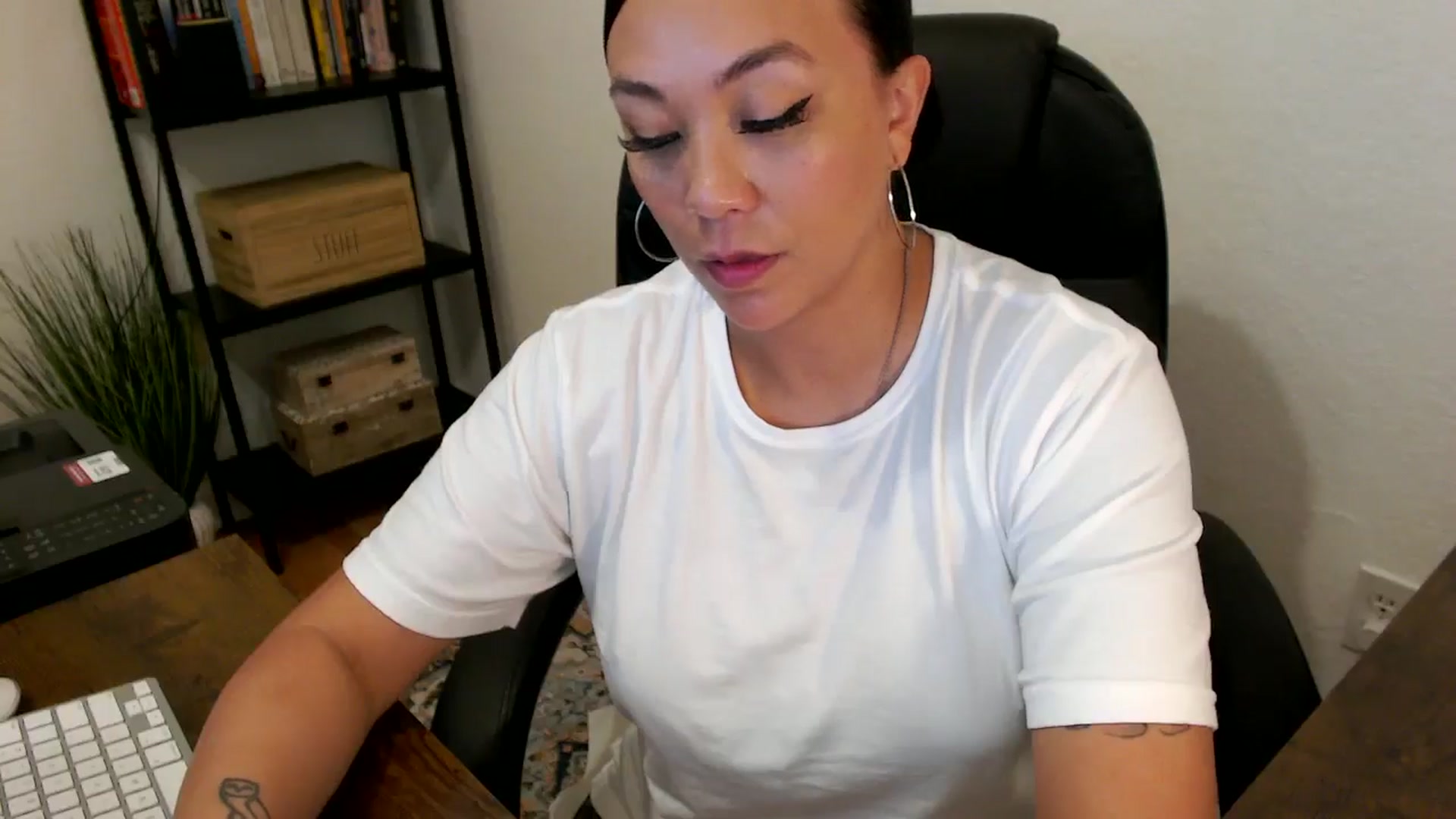 Gallery image thumbnail from MickaylaMoon's myfreecams stream on, 07/30/2024, 21:52 image 7 of 20