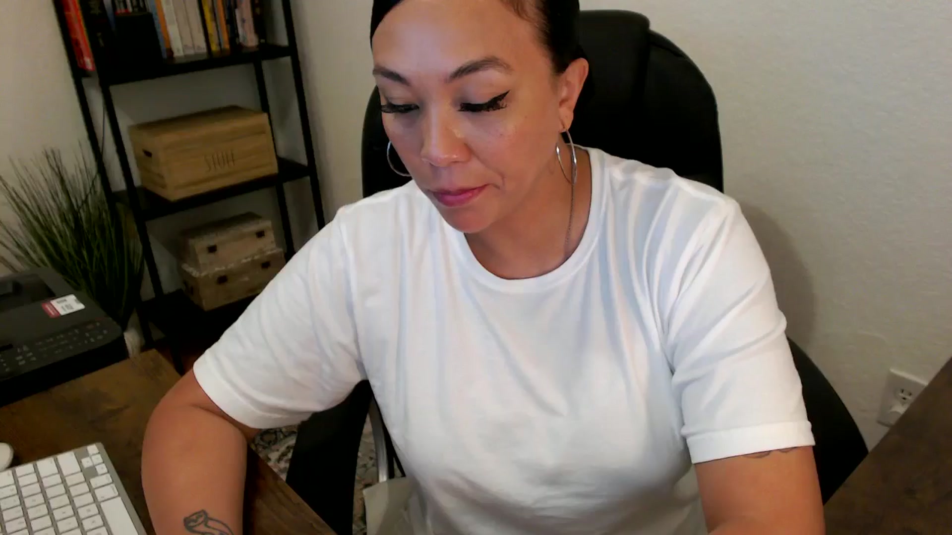 Gallery image thumbnail from MickaylaMoon's myfreecams stream on, 07/30/2024, 21:52 image 6 of 20