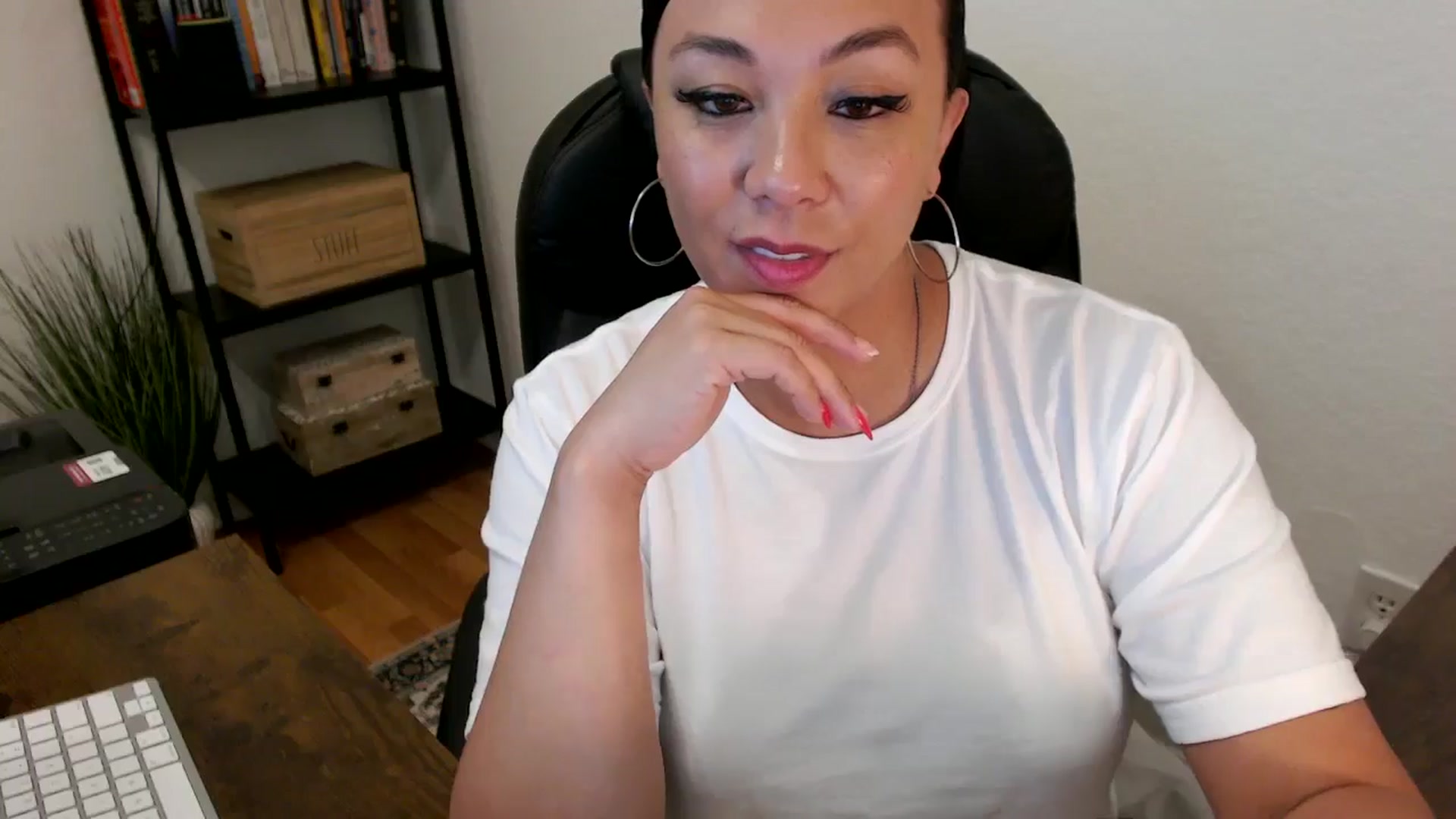 Gallery image thumbnail from MickaylaMoon's myfreecams stream on, 07/30/2024, 21:52 image 17 of 20