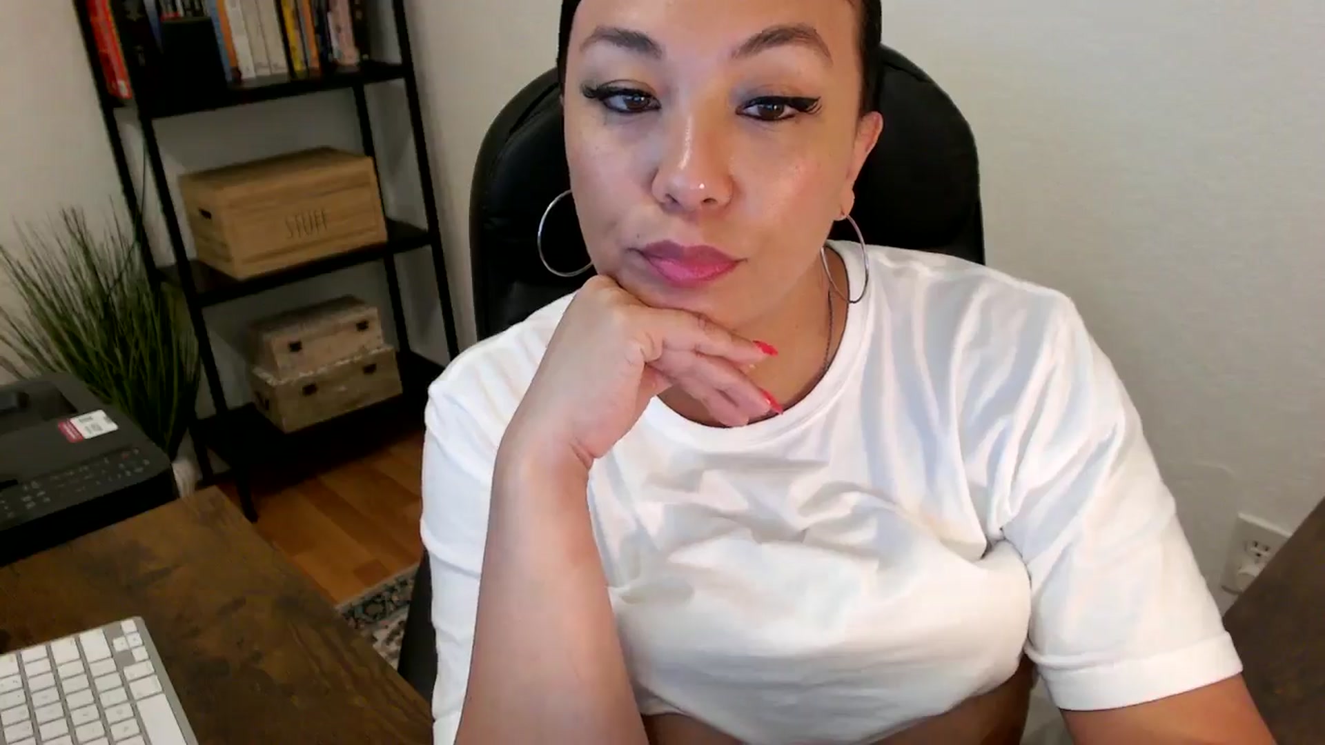 Gallery image thumbnail from MickaylaMoon's myfreecams stream on, 07/30/2024, 21:52 image 15 of 20