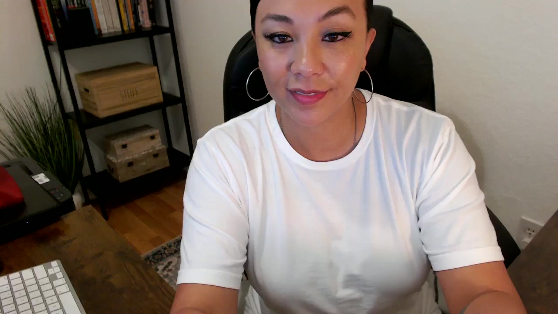 Gallery image thumbnail from MickaylaMoon's myfreecams stream on, 07/30/2024, 21:52 image 1 of 20