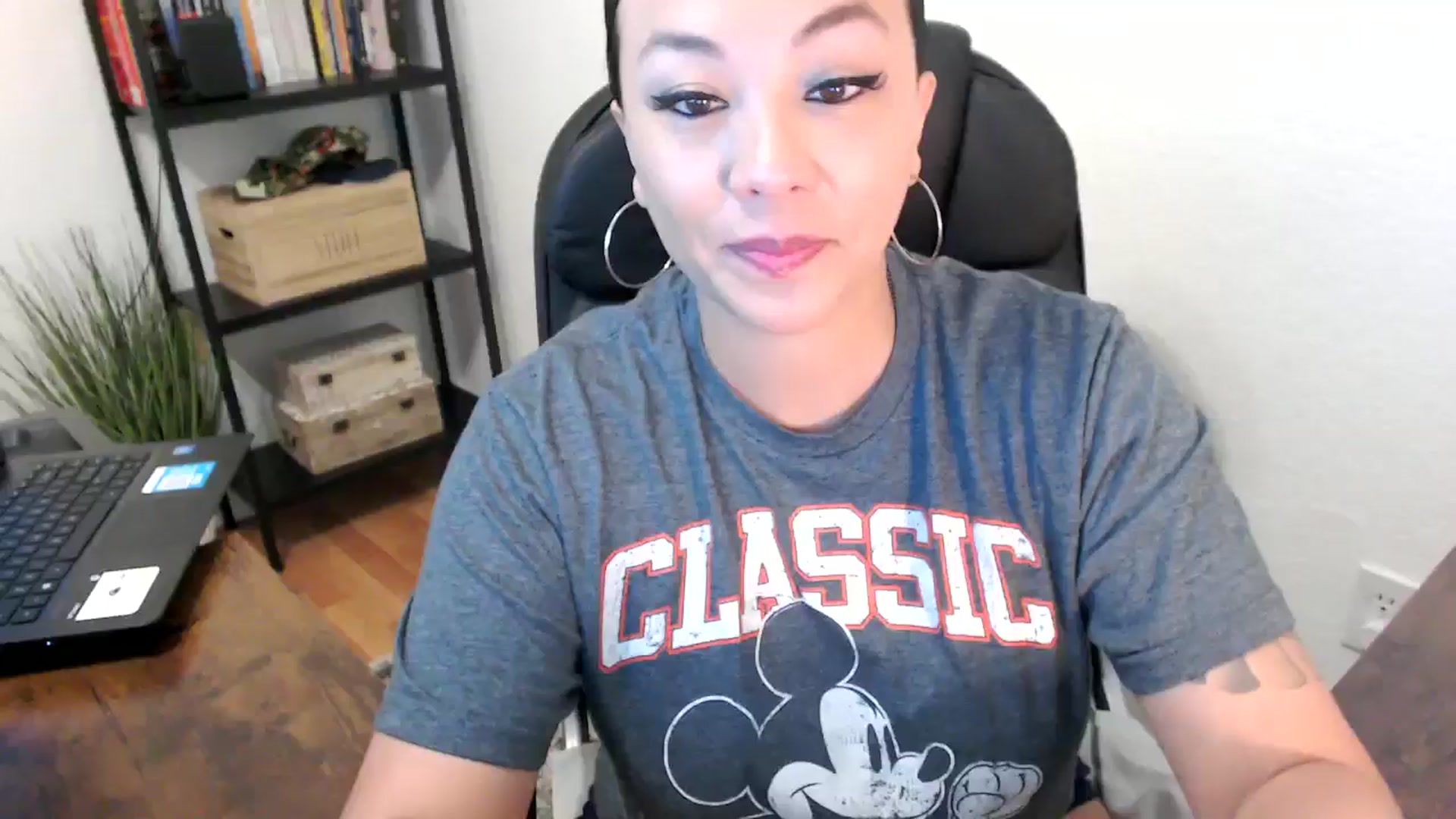 Gallery image thumbnail from MickaylaMoon's myfreecams stream on, 07/31/2024, 13:50 image 1 of 20