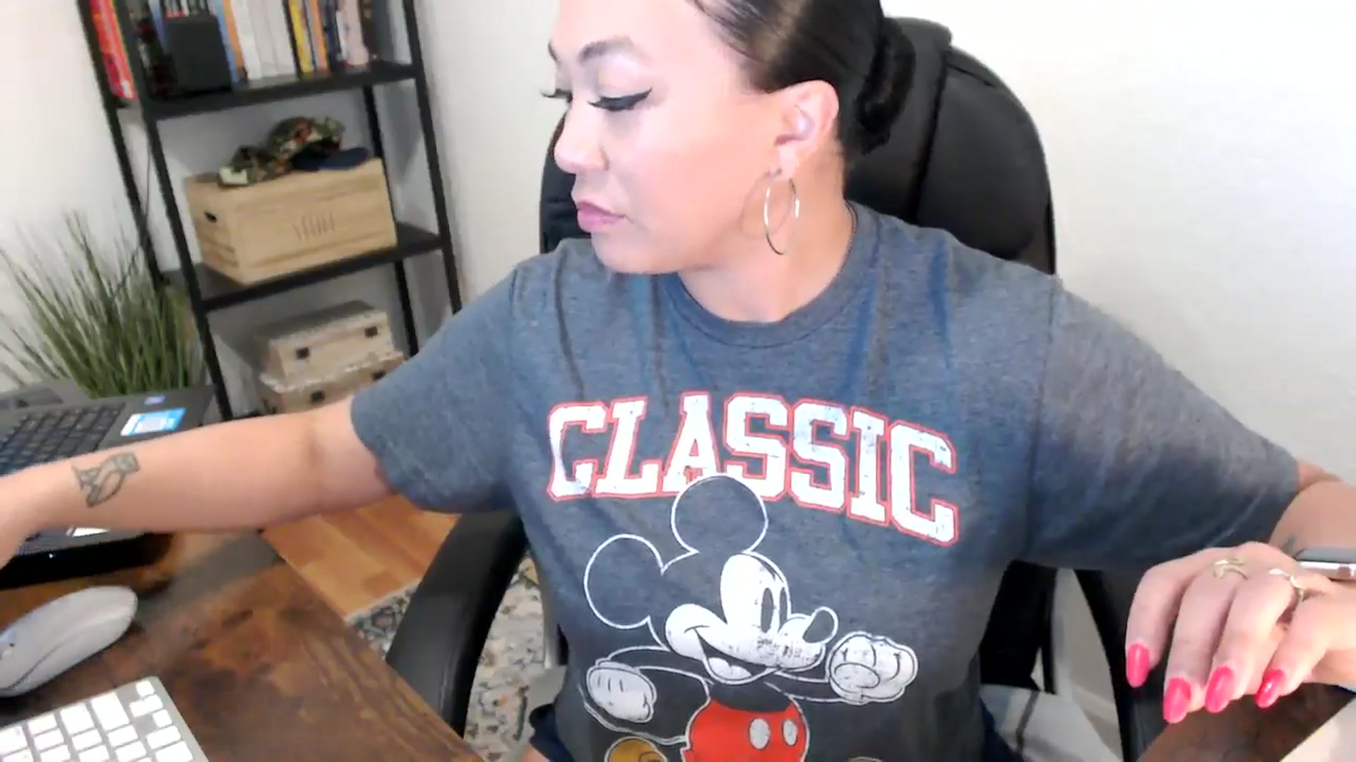 Gallery image thumbnail from MickaylaMoon's myfreecams stream on, 07/31/2024, 13:50 image 12 of 20