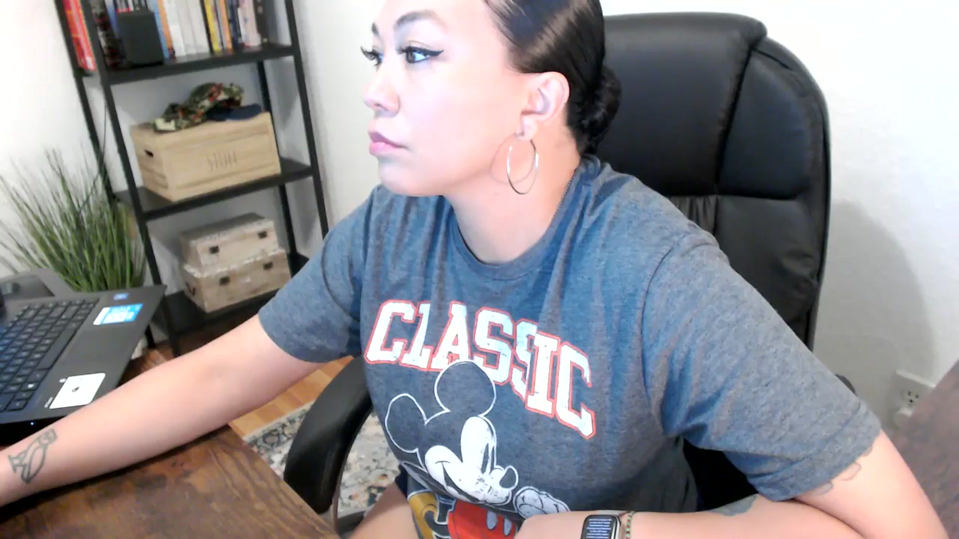 Gallery image thumbnail from MickaylaMoon's myfreecams stream on, 07/31/2024, 13:50 image 4 of 20