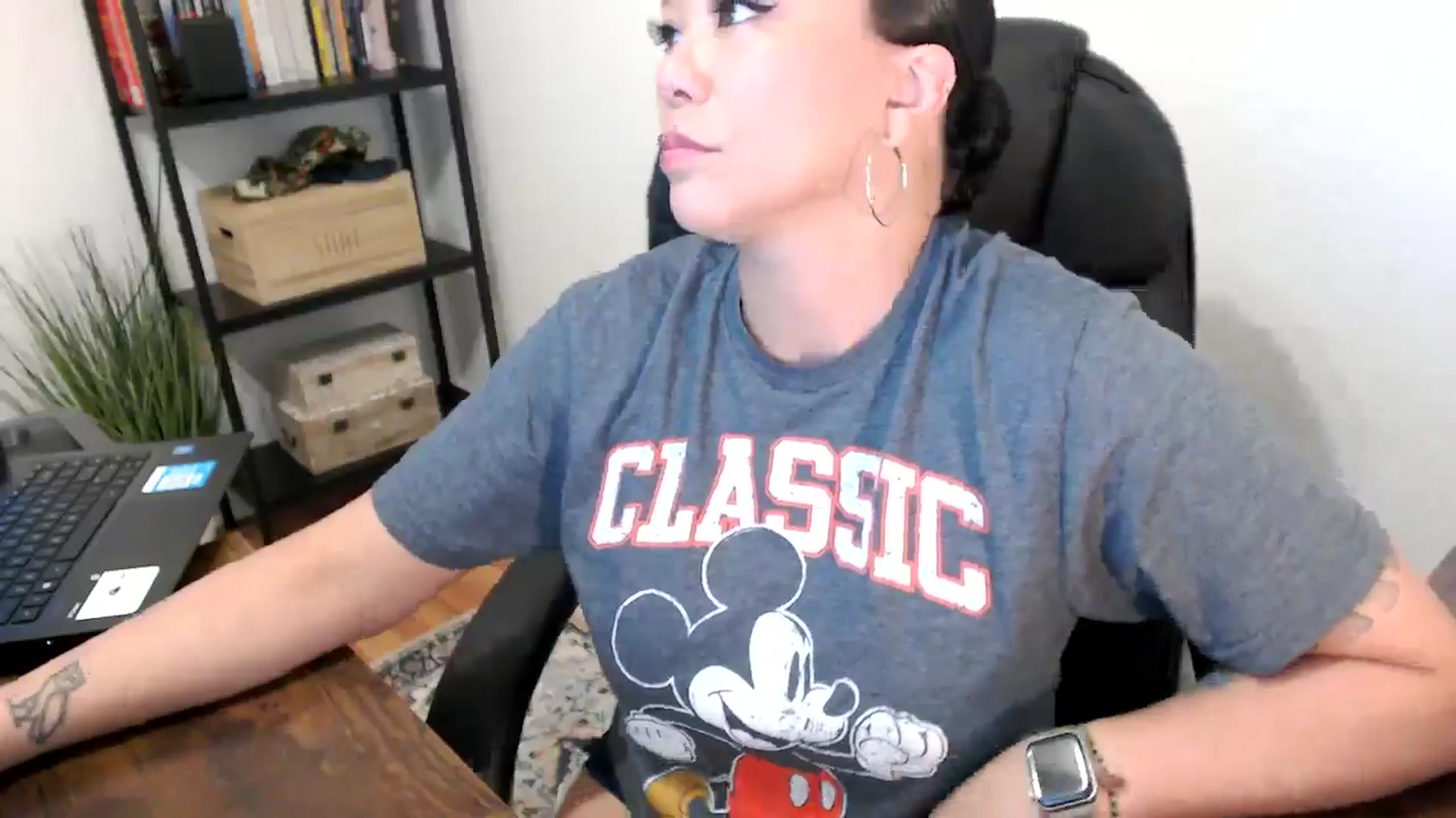 Gallery image thumbnail from MickaylaMoon's myfreecams stream on, 07/31/2024, 13:50 image 6 of 20