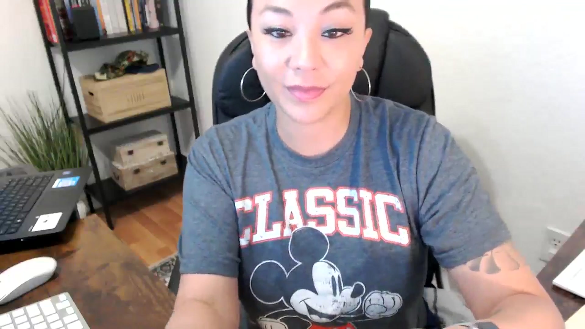 Gallery image thumbnail from MickaylaMoon's myfreecams stream on, 07/31/2024, 13:50 image 15 of 20