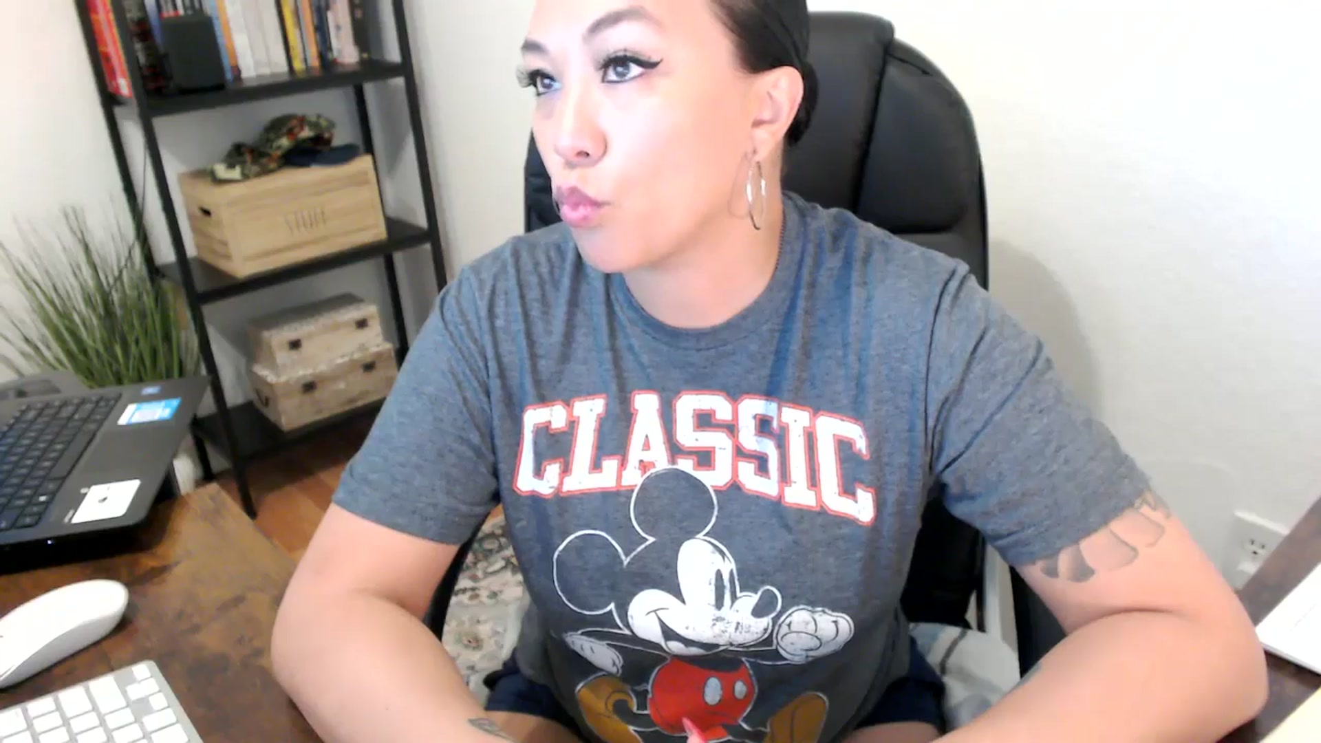 Gallery image thumbnail from MickaylaMoon's myfreecams stream on, 07/31/2024, 13:50 image 19 of 20