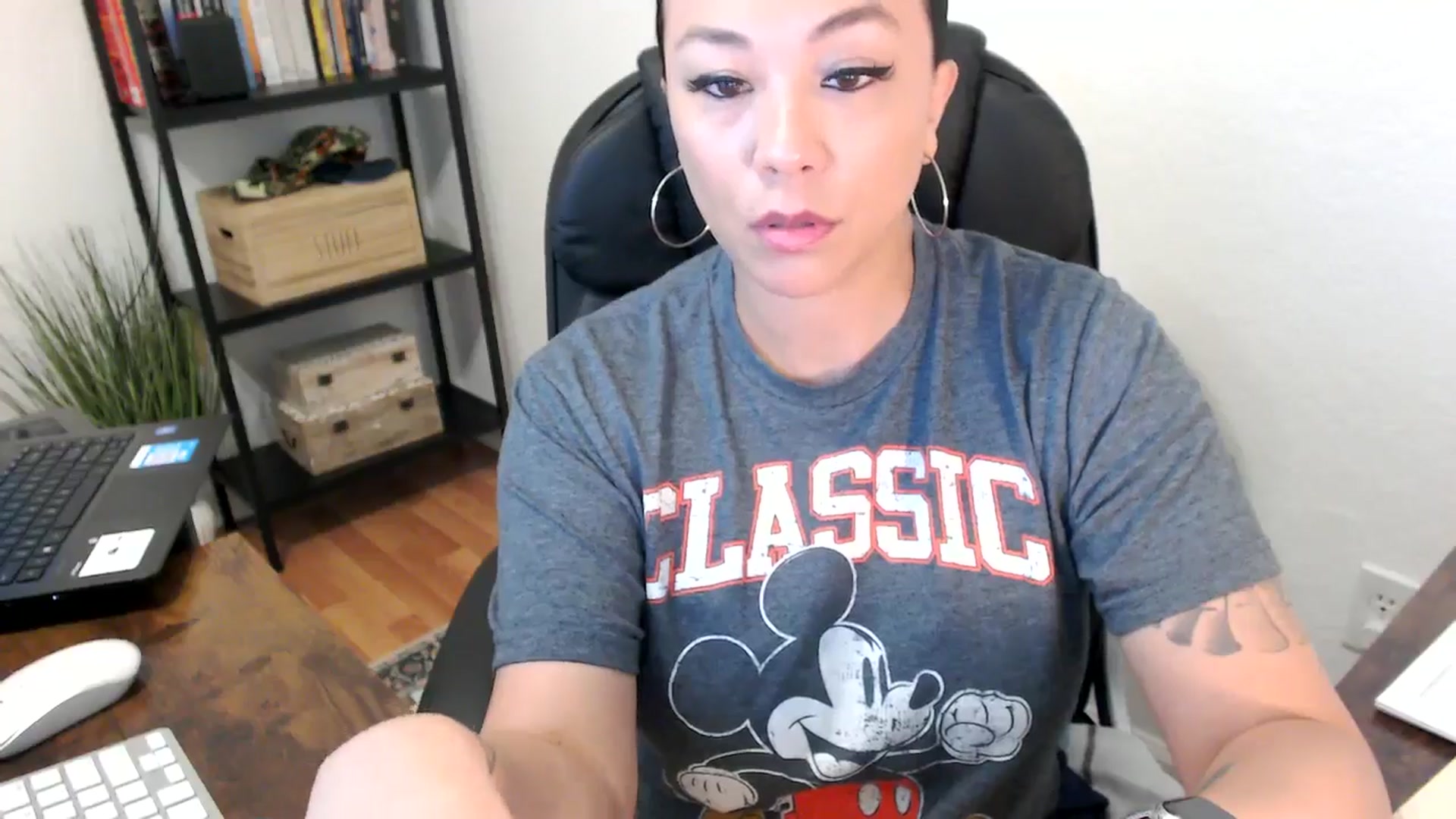 Gallery image thumbnail from MickaylaMoon's myfreecams stream on, 07/31/2024, 13:50 image 16 of 20