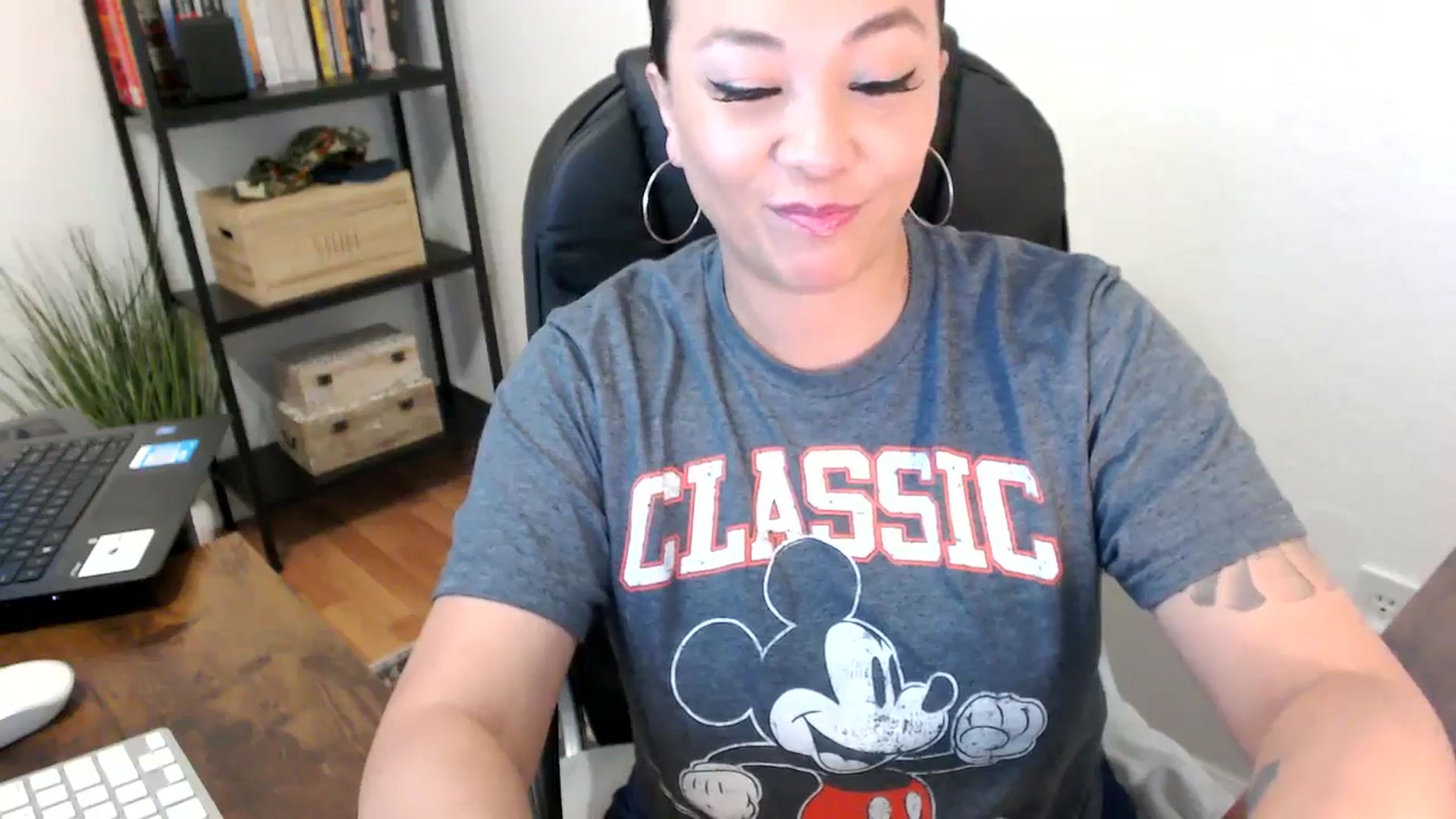 Gallery image thumbnail from MickaylaMoon's myfreecams stream on, 07/31/2024, 14:23 image 16 of 20
