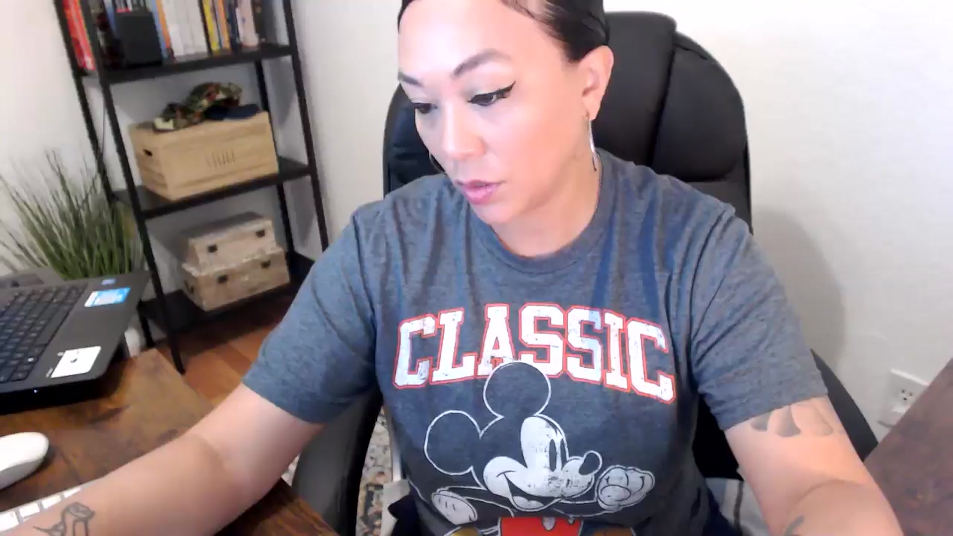 Gallery image thumbnail from MickaylaMoon's myfreecams stream on, 07/31/2024, 14:23 image 3 of 20