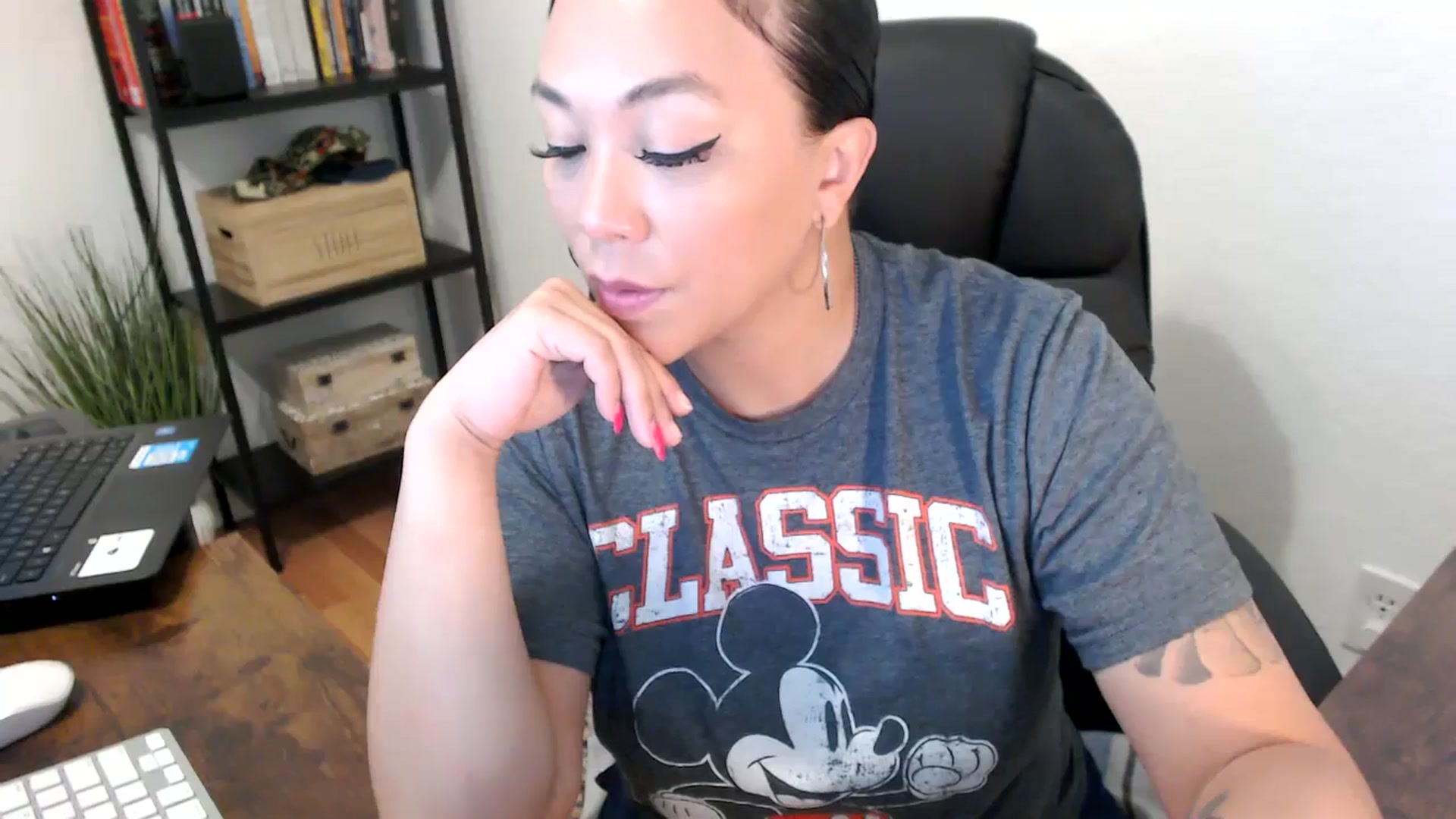 Gallery image thumbnail from MickaylaMoon's myfreecams stream on, 07/31/2024, 14:23 image 4 of 20