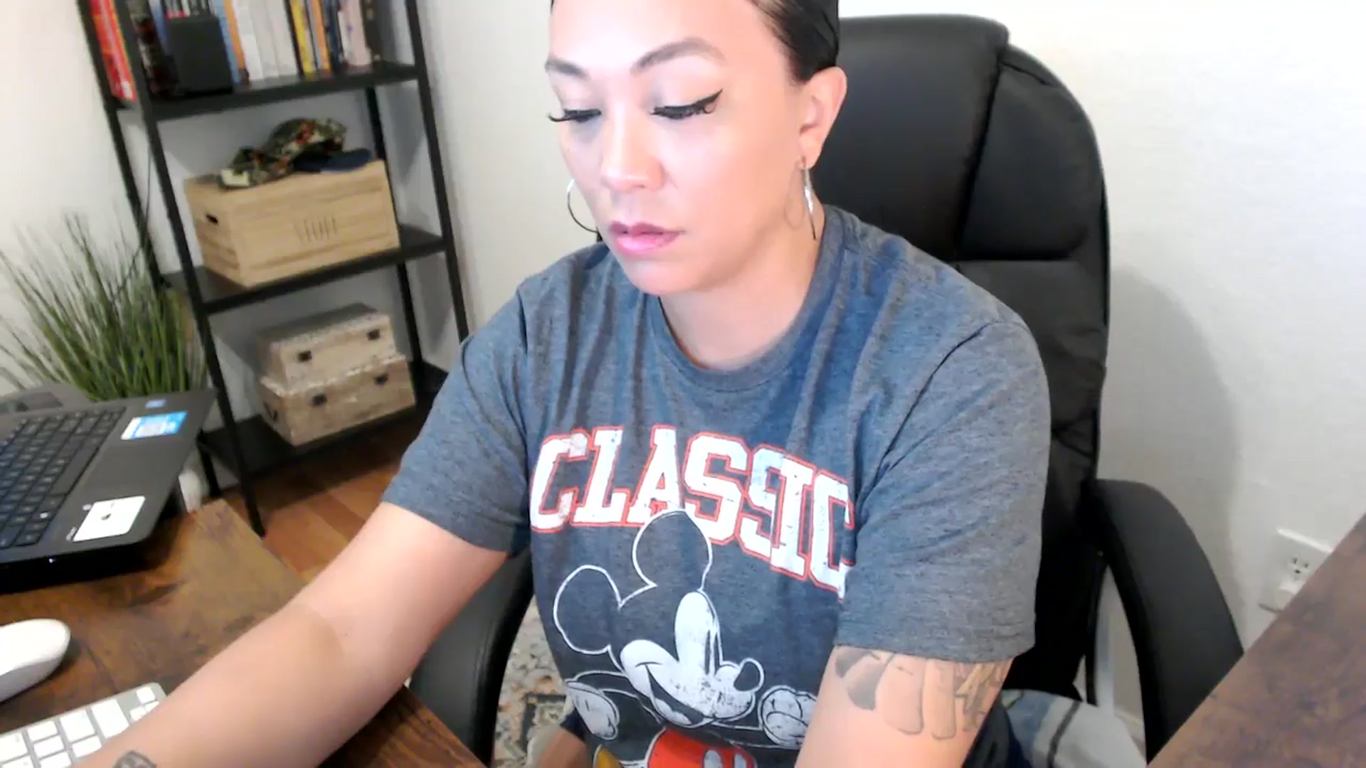 Gallery image thumbnail from MickaylaMoon's myfreecams stream on, 07/31/2024, 14:23 image 15 of 20