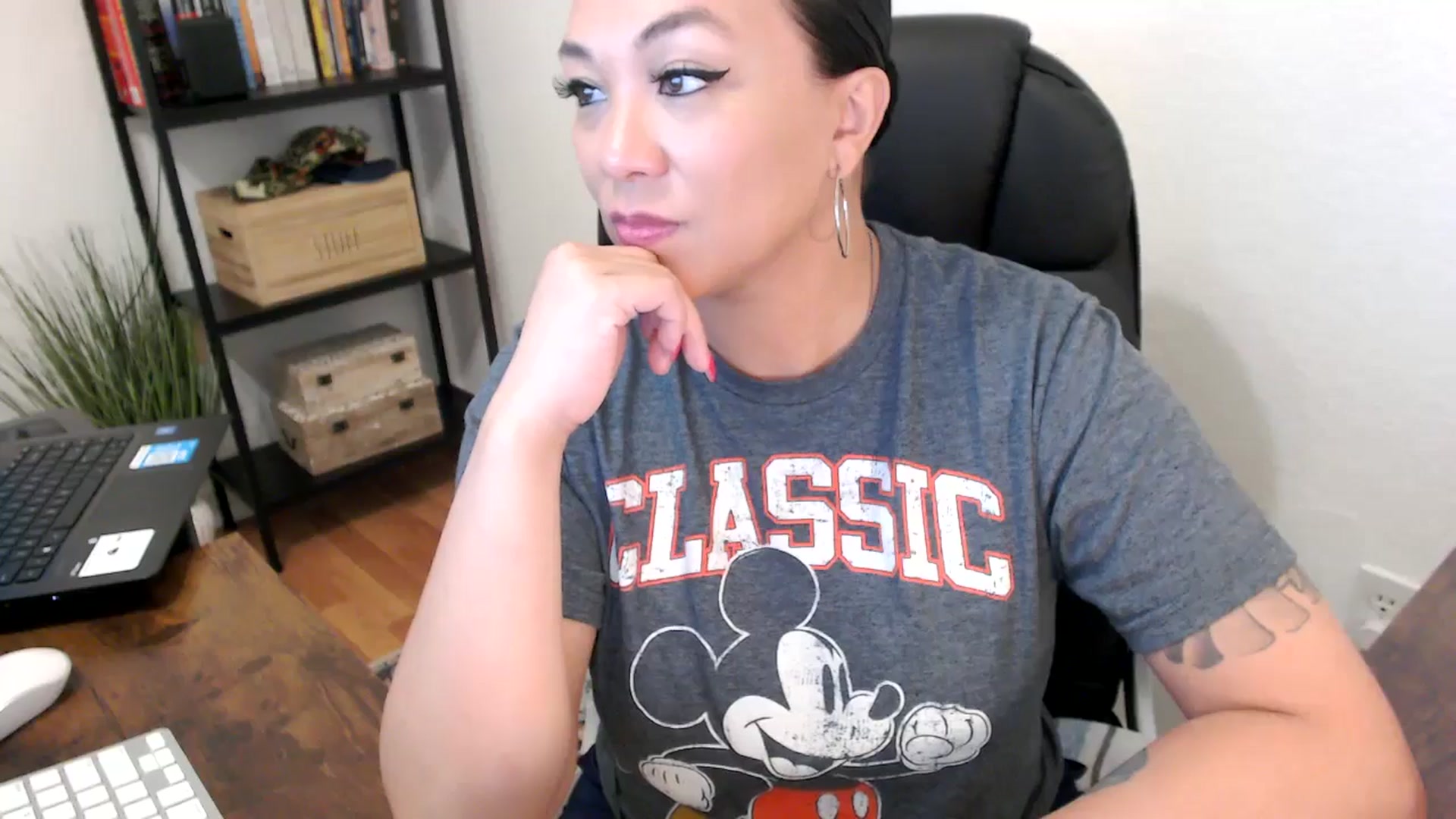 Gallery image thumbnail from MickaylaMoon's myfreecams stream on, 07/31/2024, 14:51 image 5 of 20