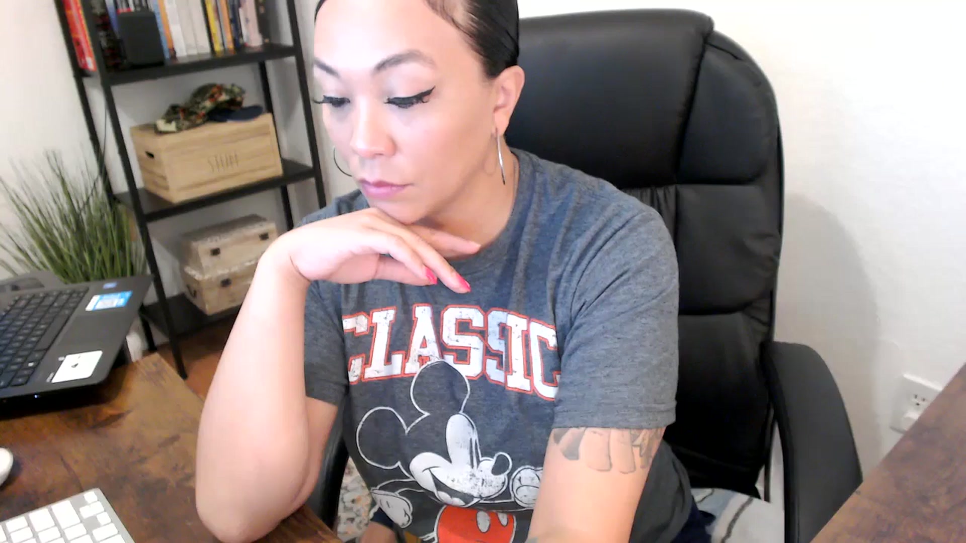 Gallery image thumbnail from MickaylaMoon's myfreecams stream on, 07/31/2024, 14:51 image 17 of 20
