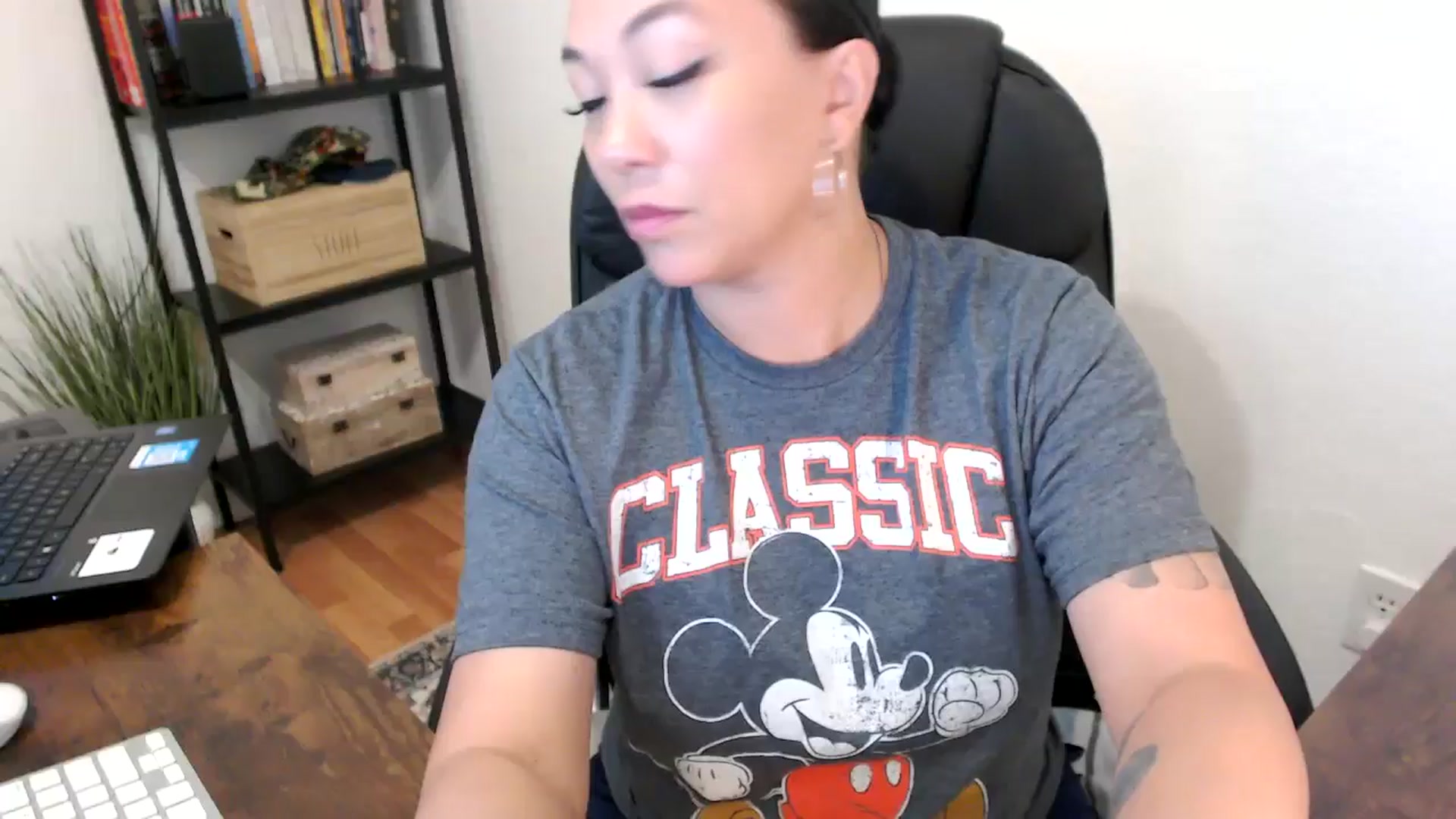 Gallery image thumbnail from MickaylaMoon's myfreecams stream on, 07/31/2024, 14:51 image 10 of 20
