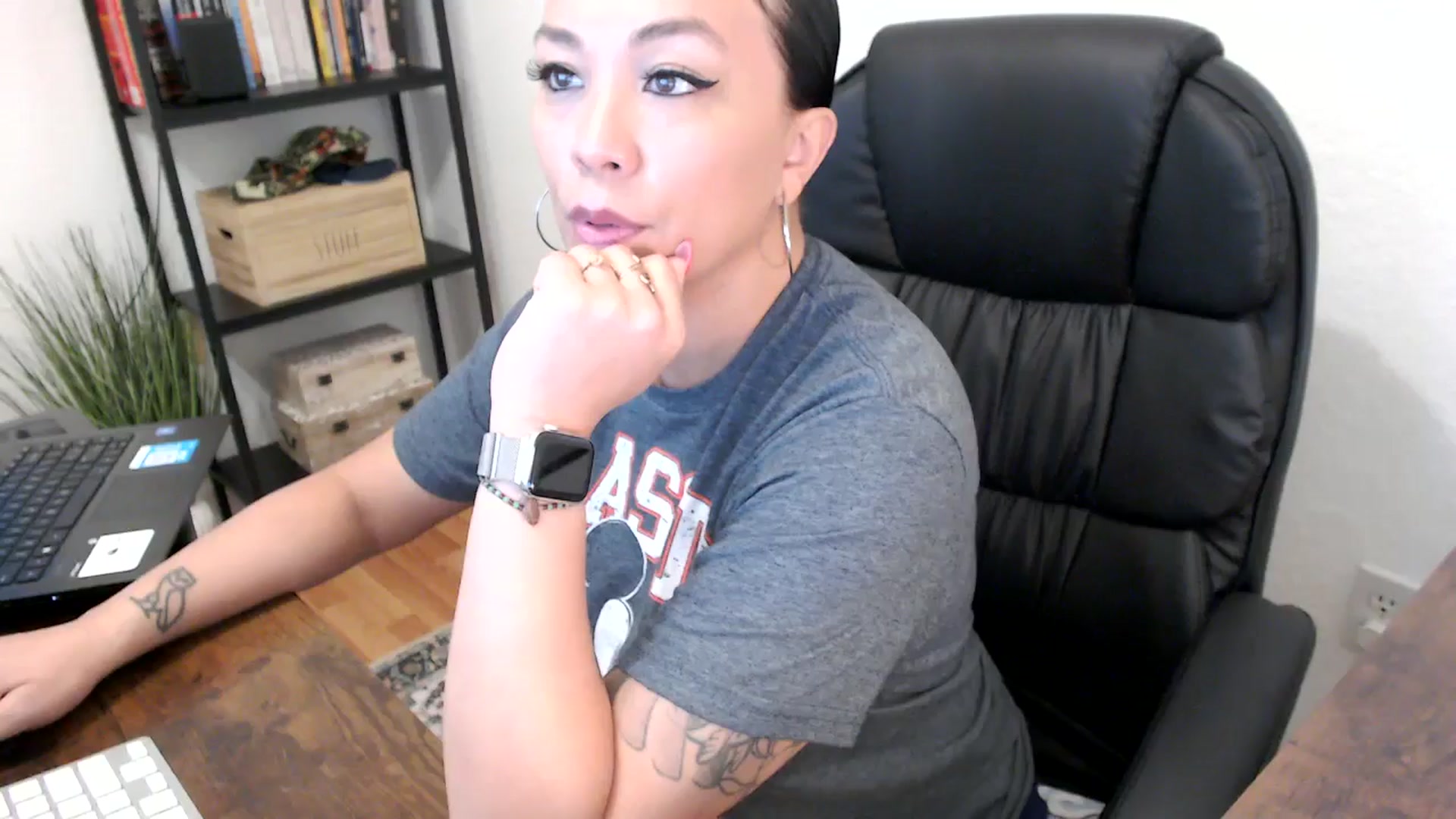 Gallery image thumbnail from MickaylaMoon's myfreecams stream on, 07/31/2024, 14:51 image 16 of 20