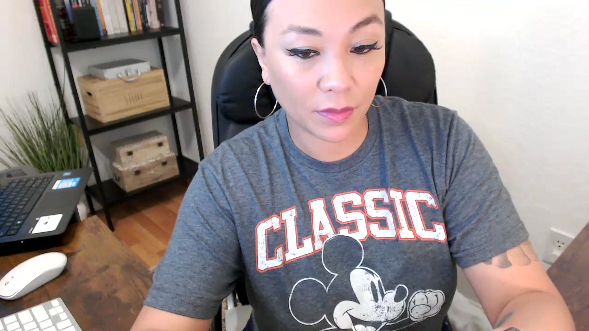Gallery image thumbnail from MickaylaMoon's myfreecams stream on, 07/31/2024, 15:25 image 4 of 20