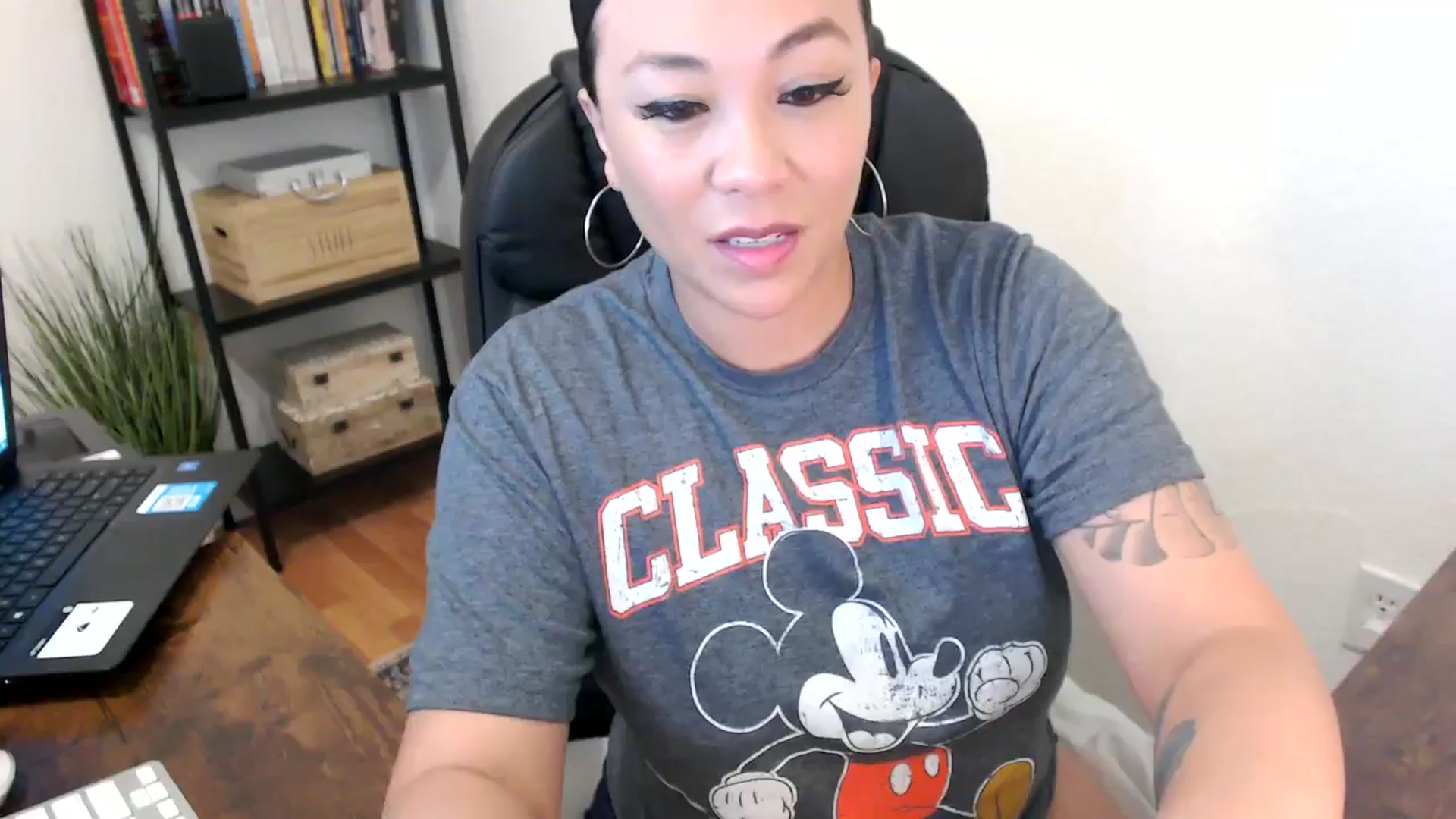 Gallery image thumbnail from MickaylaMoon's myfreecams stream on, 07/31/2024, 15:25 image 17 of 20