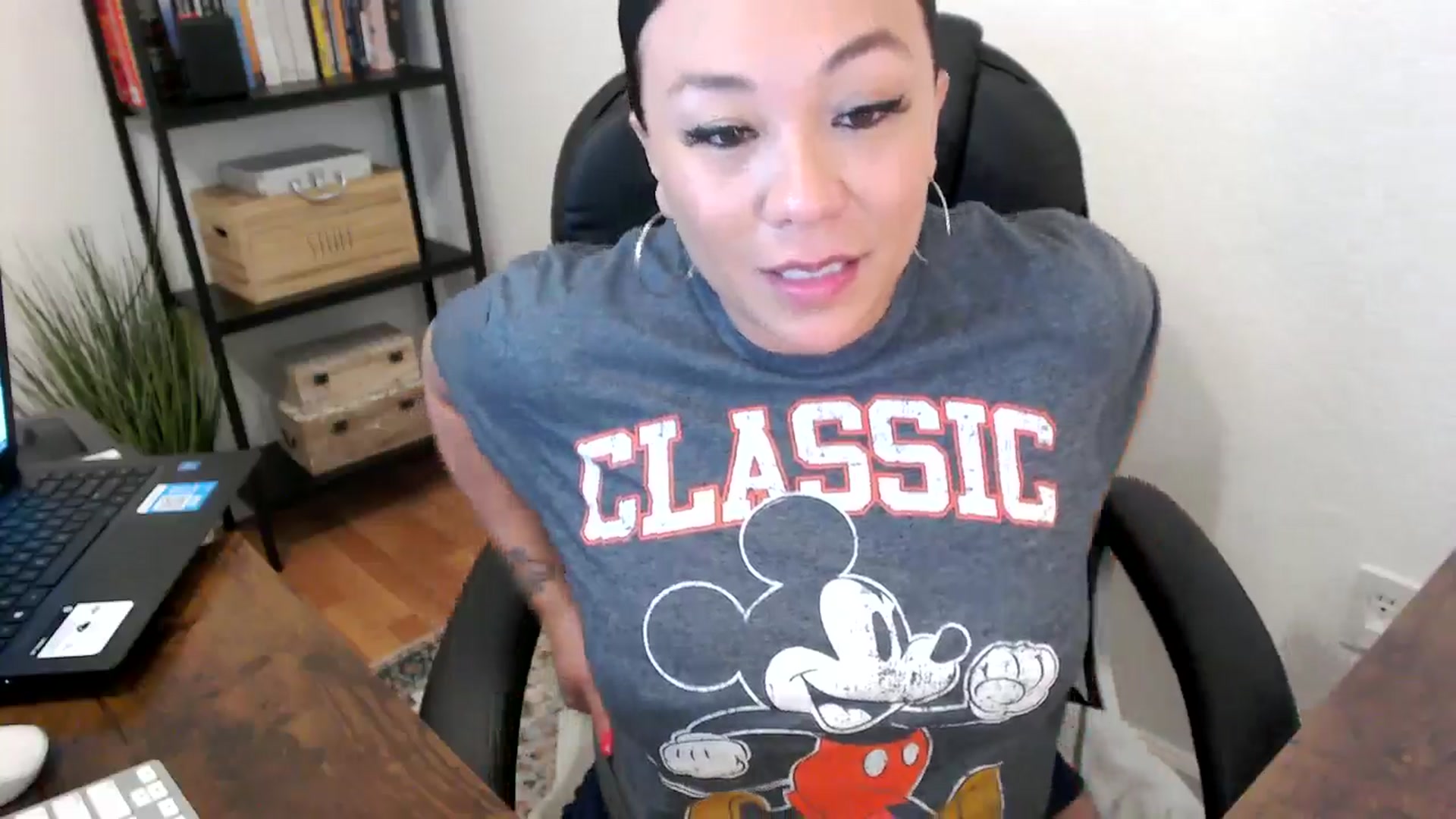 Gallery image thumbnail from MickaylaMoon's myfreecams stream on, 07/31/2024, 15:25 image 15 of 20