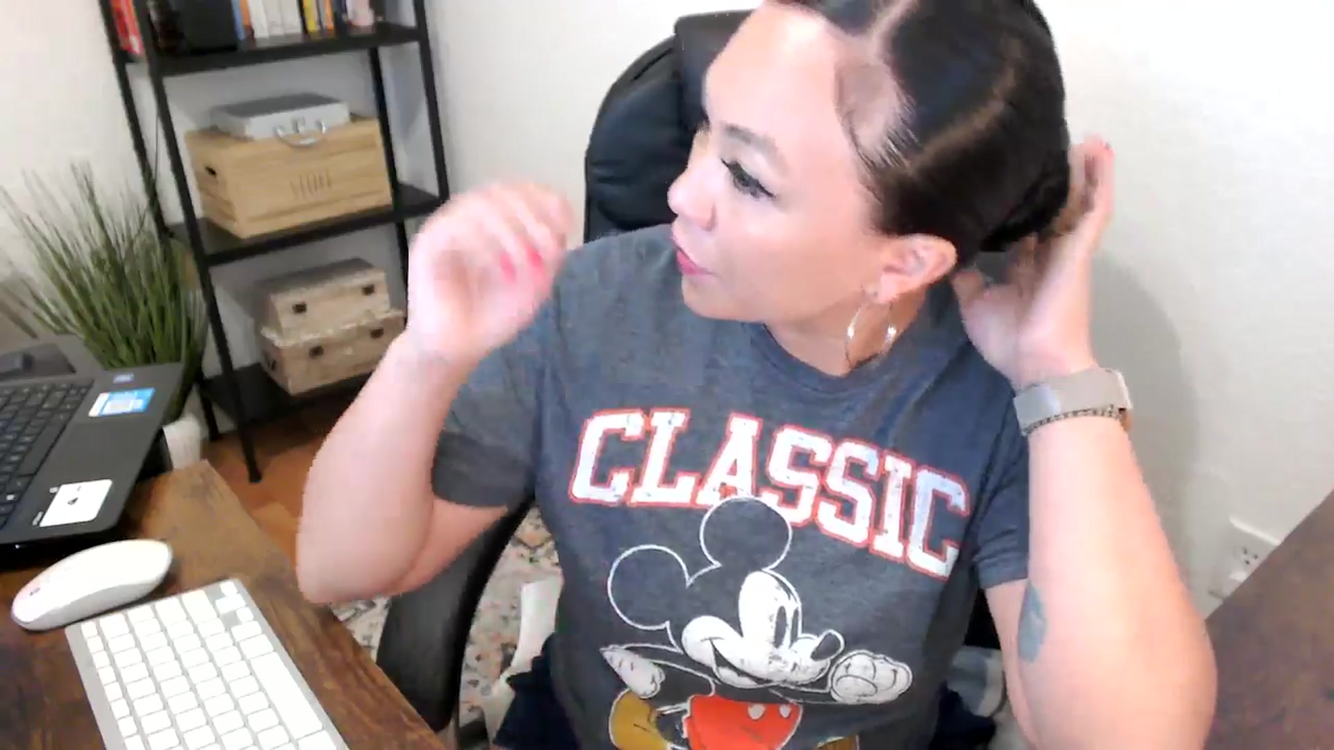 Gallery image thumbnail from MickaylaMoon's myfreecams stream on, 07/31/2024, 18:03 image 18 of 20