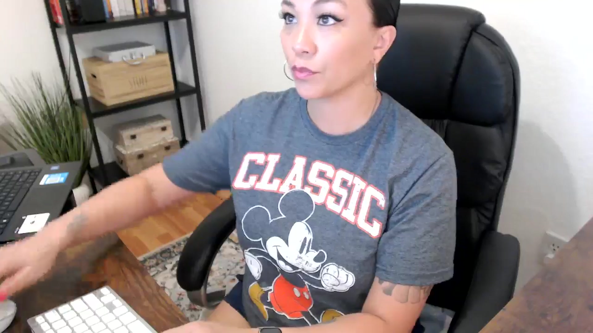 Gallery image thumbnail from MickaylaMoon's myfreecams stream on, 07/31/2024, 18:03 image 19 of 20
