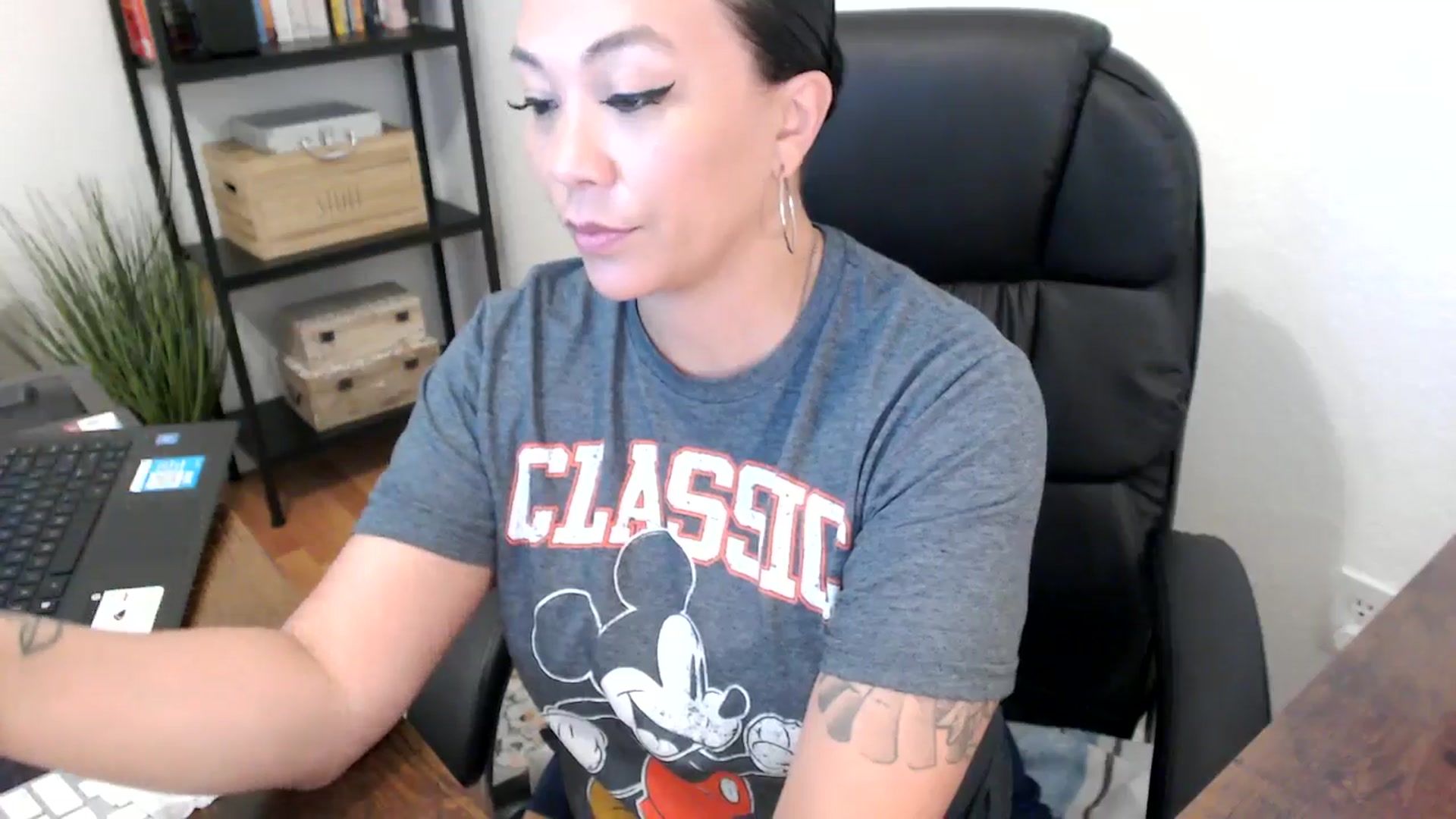 Gallery image thumbnail from MickaylaMoon's myfreecams stream on, 07/31/2024, 18:03 image 5 of 20