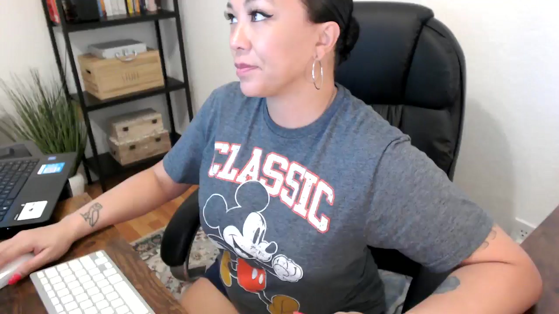Gallery image thumbnail from MickaylaMoon's myfreecams stream on, 07/31/2024, 18:53 image 17 of 20