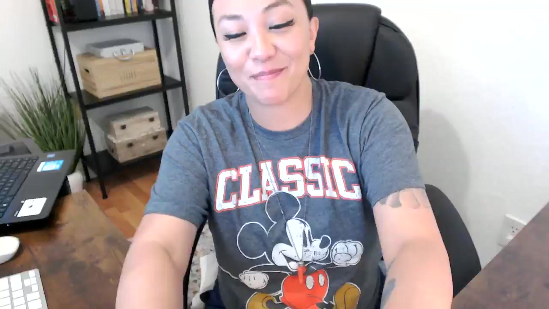 Gallery image thumbnail from MickaylaMoon's myfreecams stream on, 07/31/2024, 19:47 image 10 of 20