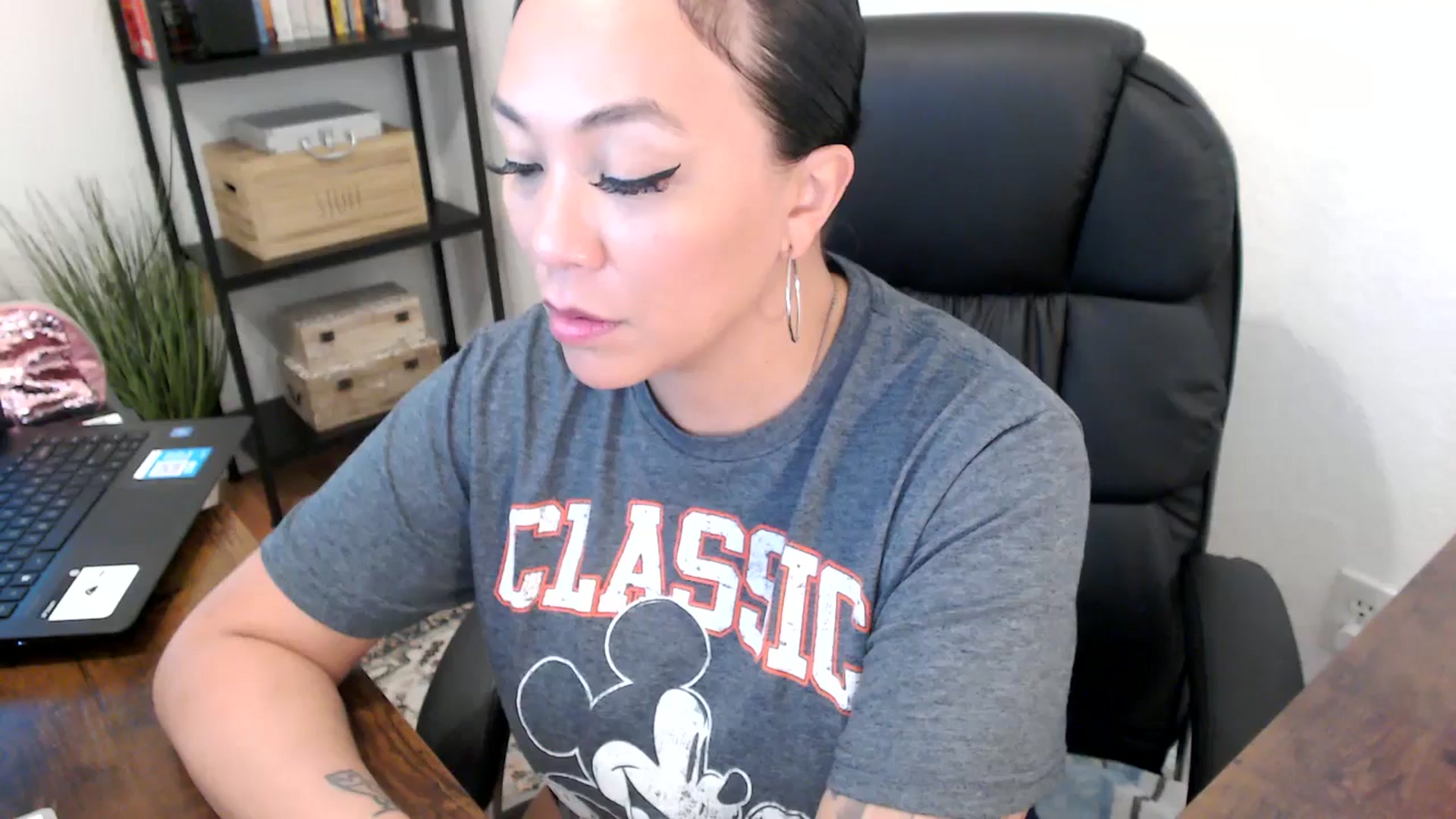 Gallery image thumbnail from MickaylaMoon's myfreecams stream on, 07/31/2024, 20:08 image 14 of 20