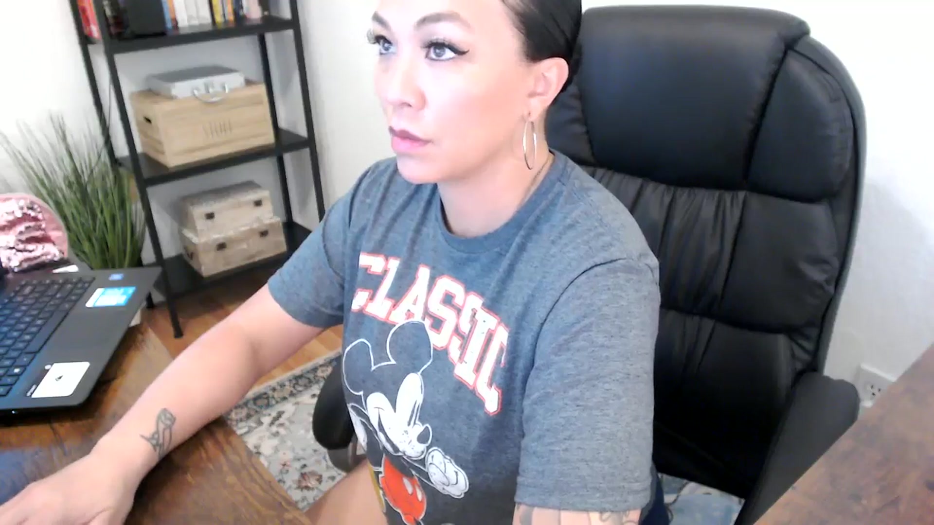 Gallery image thumbnail from MickaylaMoon's myfreecams stream on, 07/31/2024, 20:08 image 17 of 20