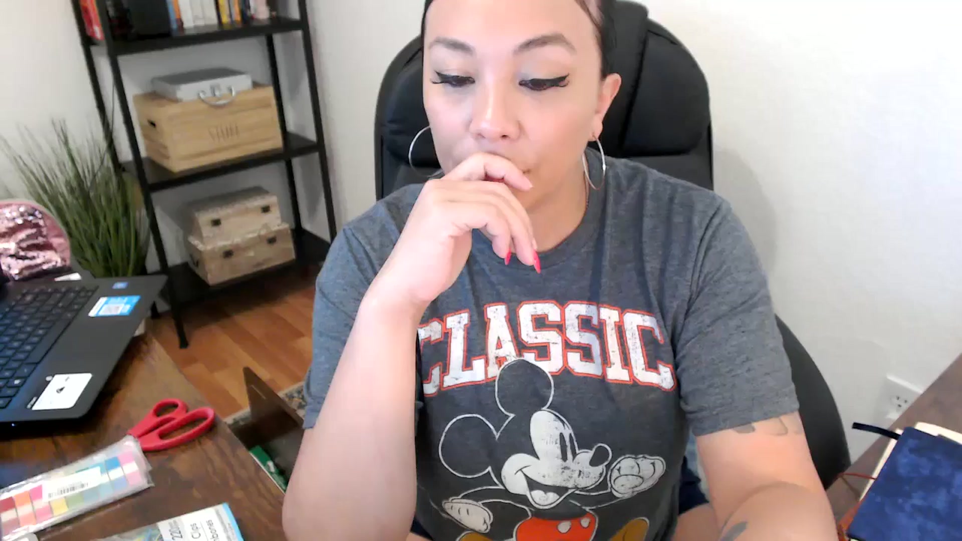Gallery image thumbnail from MickaylaMoon's myfreecams stream on, 07/31/2024, 20:08 image 7 of 20