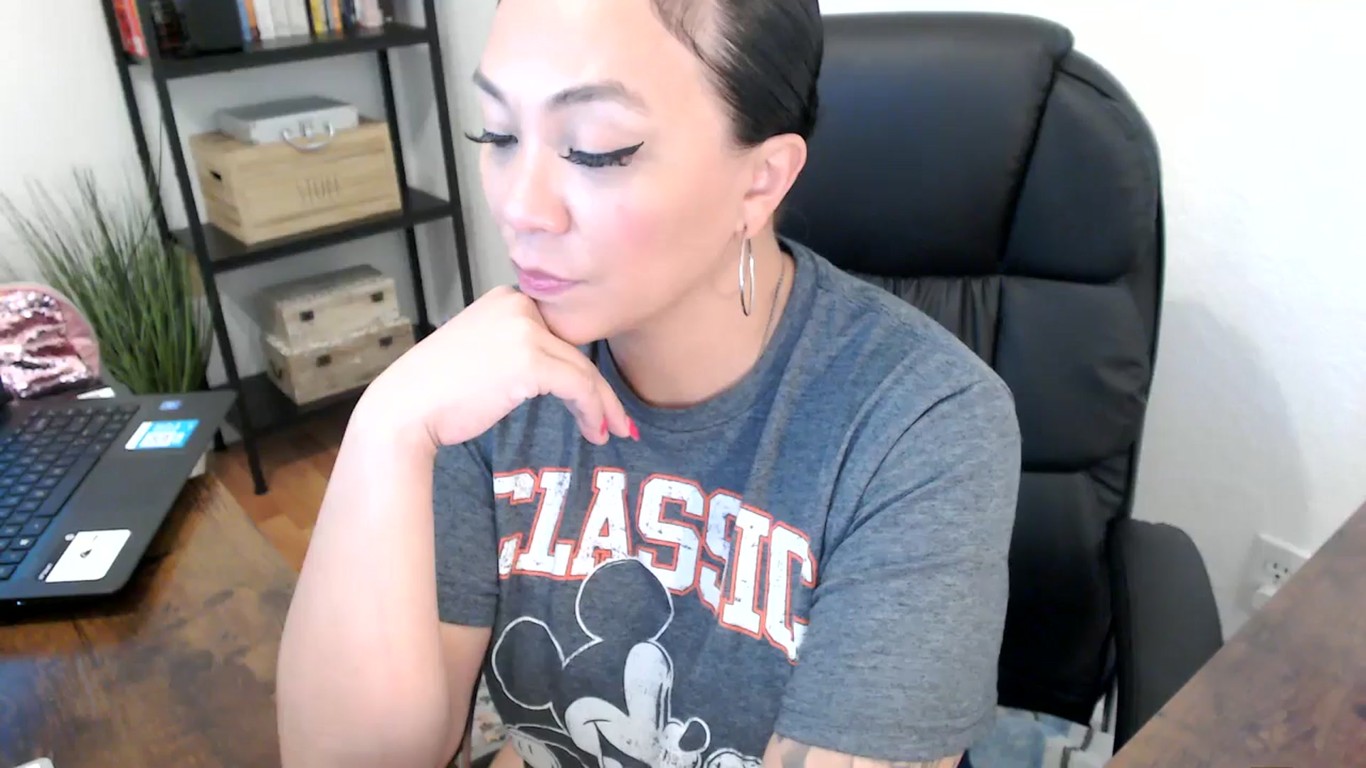 Gallery image thumbnail from MickaylaMoon's myfreecams stream on, 07/31/2024, 20:08 image 15 of 20