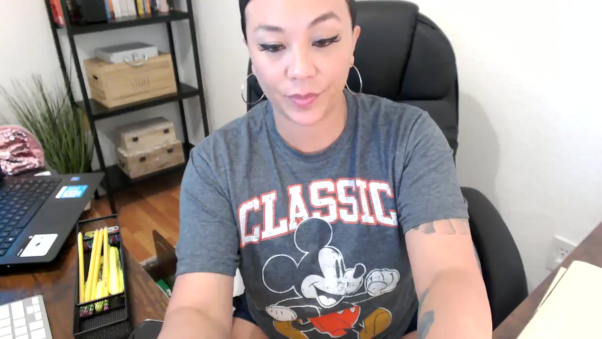 Gallery image thumbnail from MickaylaMoon's myfreecams stream on, 07/31/2024, 20:08 image 3 of 20