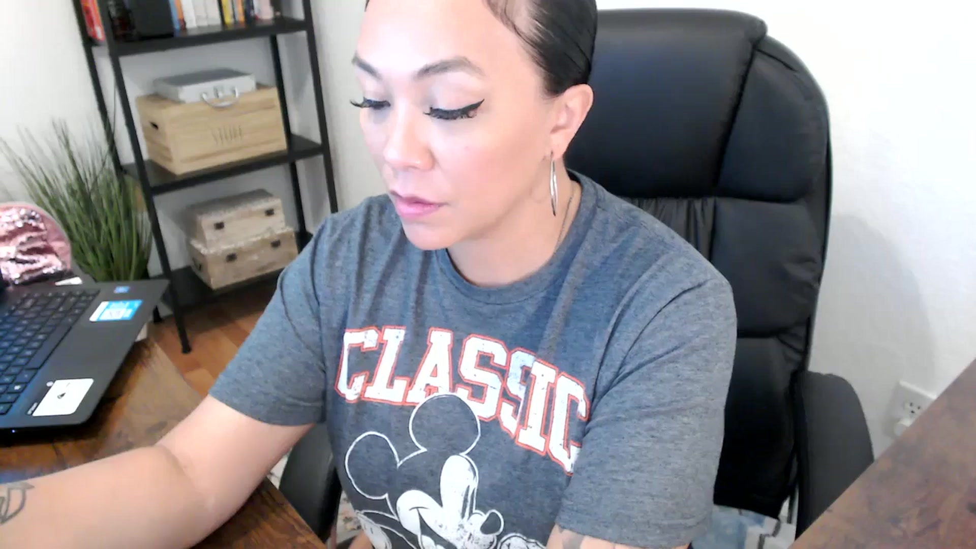 Gallery image thumbnail from MickaylaMoon's myfreecams stream on, 07/31/2024, 20:08 image 16 of 20