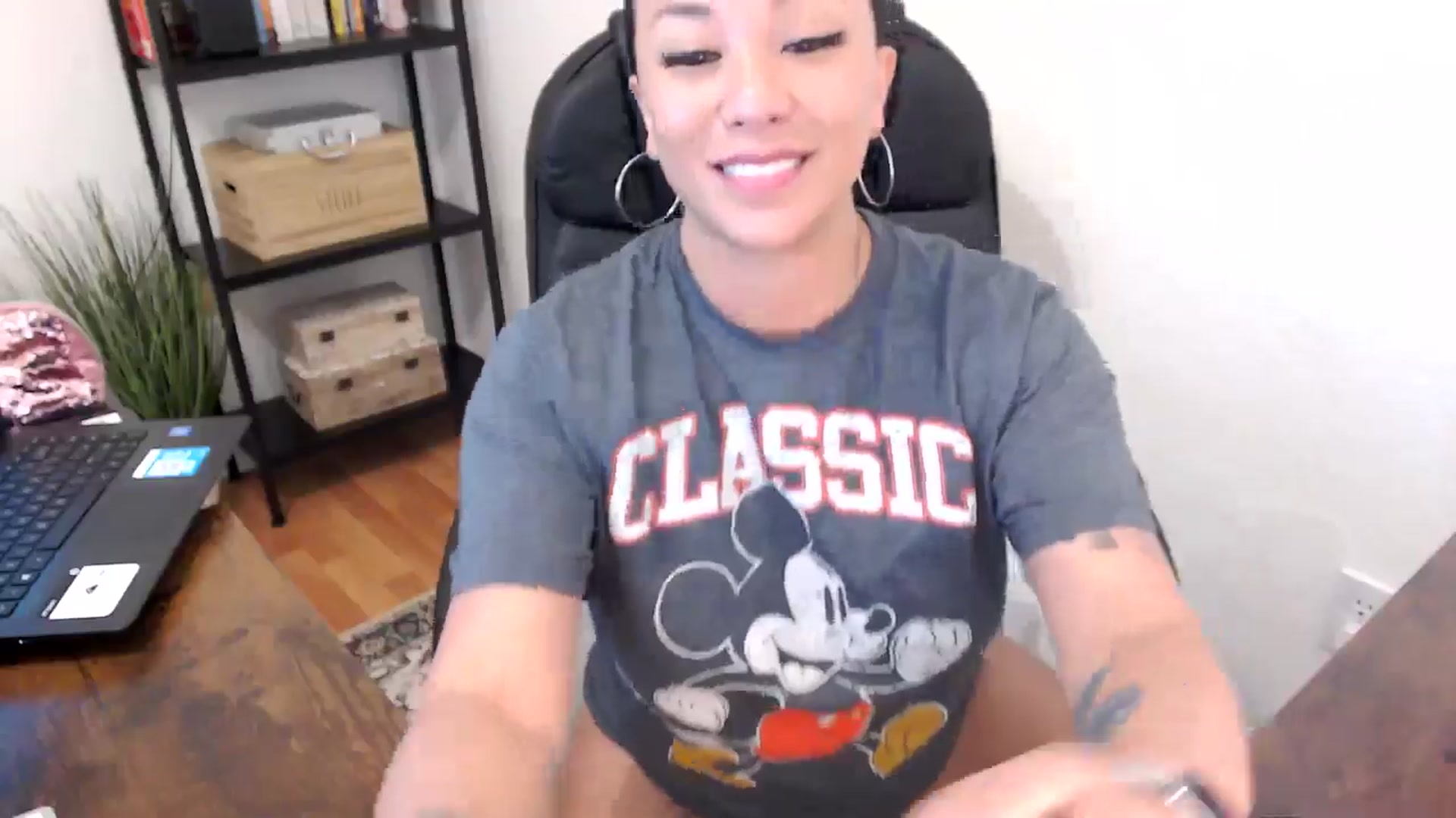 Gallery image thumbnail from MickaylaMoon's myfreecams stream on, 07/31/2024, 20:24 image 8 of 20