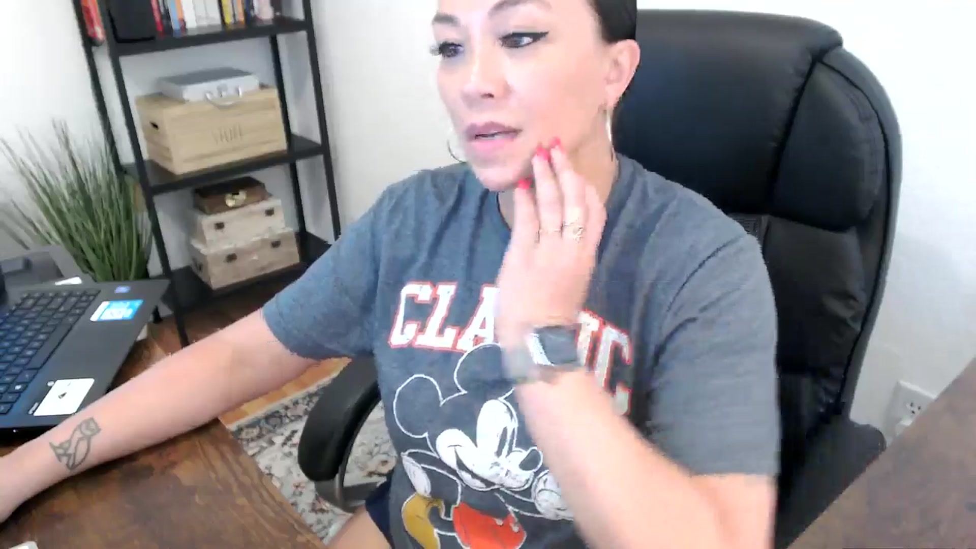 Gallery image thumbnail from MickaylaMoon's myfreecams stream on, 07/31/2024, 21:23 image 5 of 20