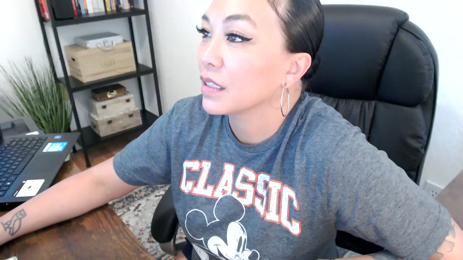 Gallery image thumbnail from MickaylaMoon's myfreecams stream on, 07/31/2024, 21:23 image 16 of 20