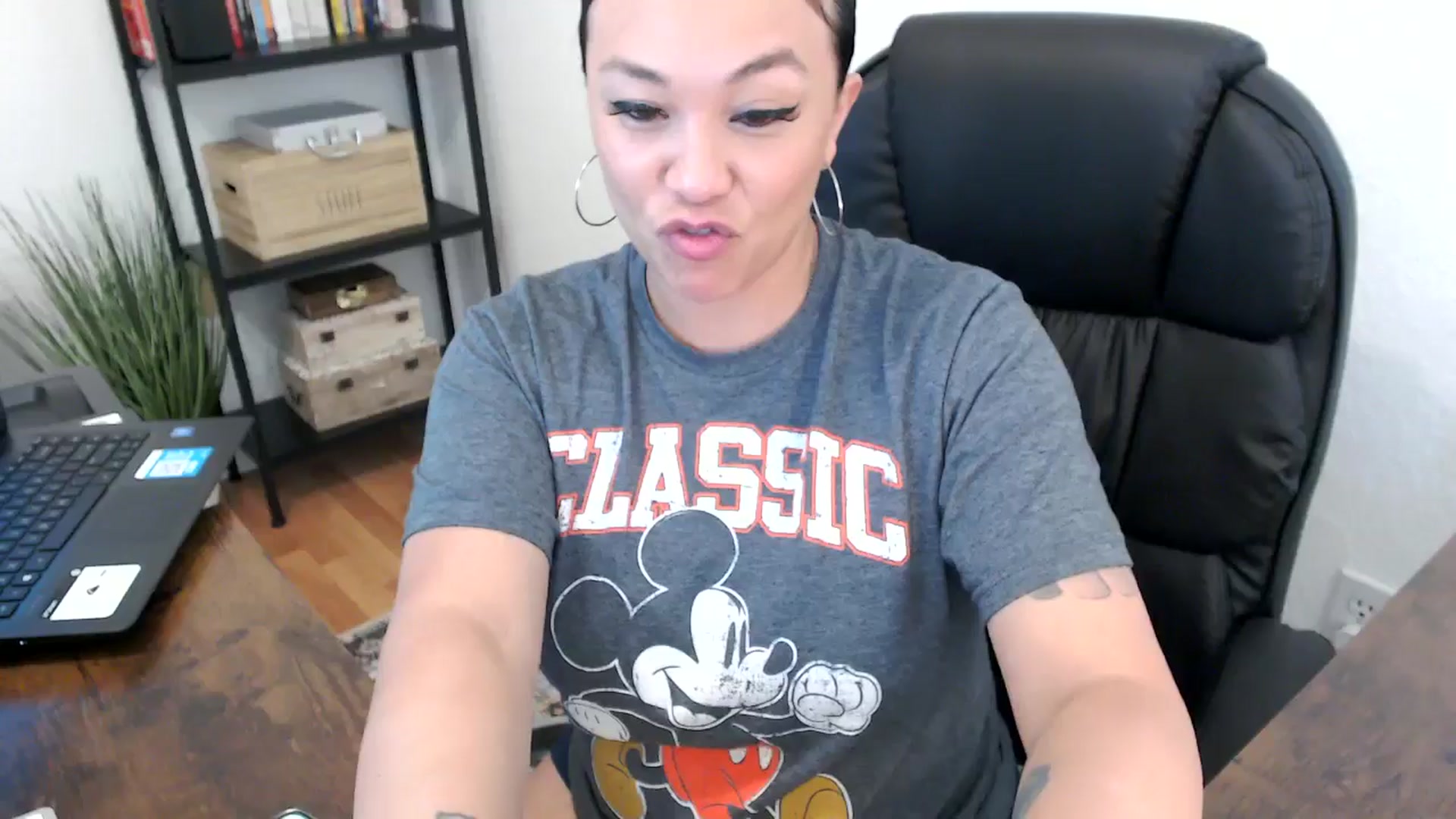 Gallery image thumbnail from MickaylaMoon's myfreecams stream on, 07/31/2024, 21:23 image 8 of 20