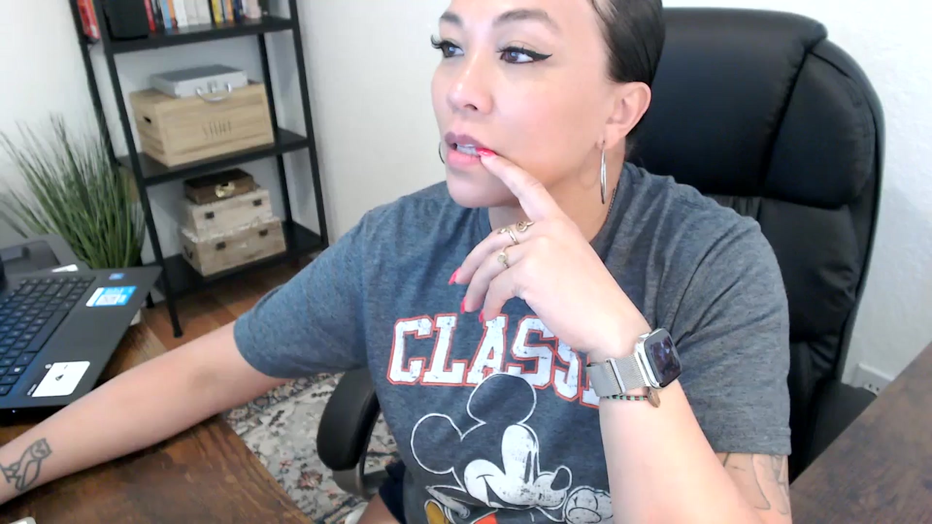 Gallery image thumbnail from MickaylaMoon's myfreecams stream on, 07/31/2024, 21:23 image 17 of 20