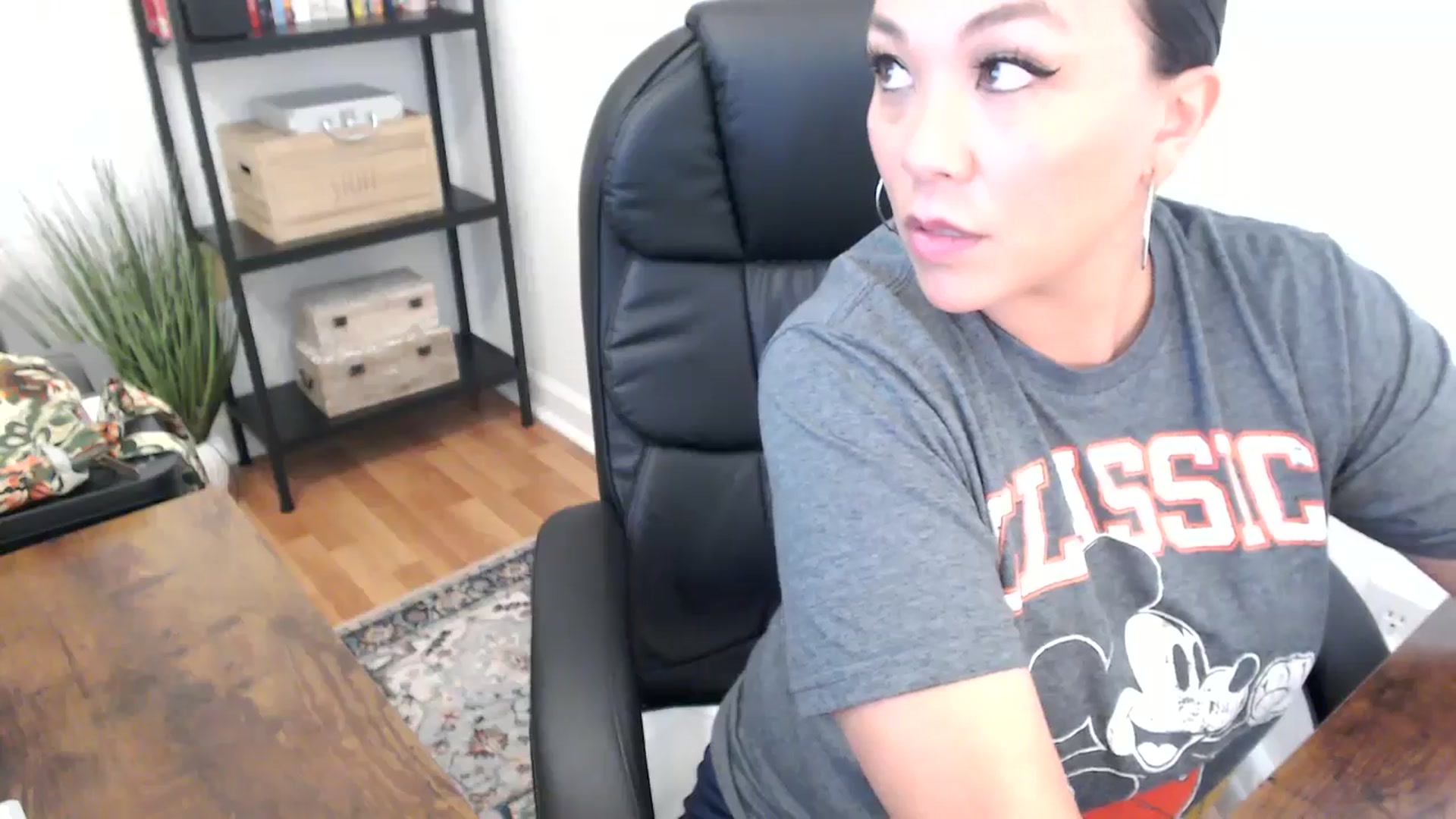Gallery image thumbnail from MickaylaMoon's myfreecams stream on, 07/31/2024, 22:48 image 7 of 20