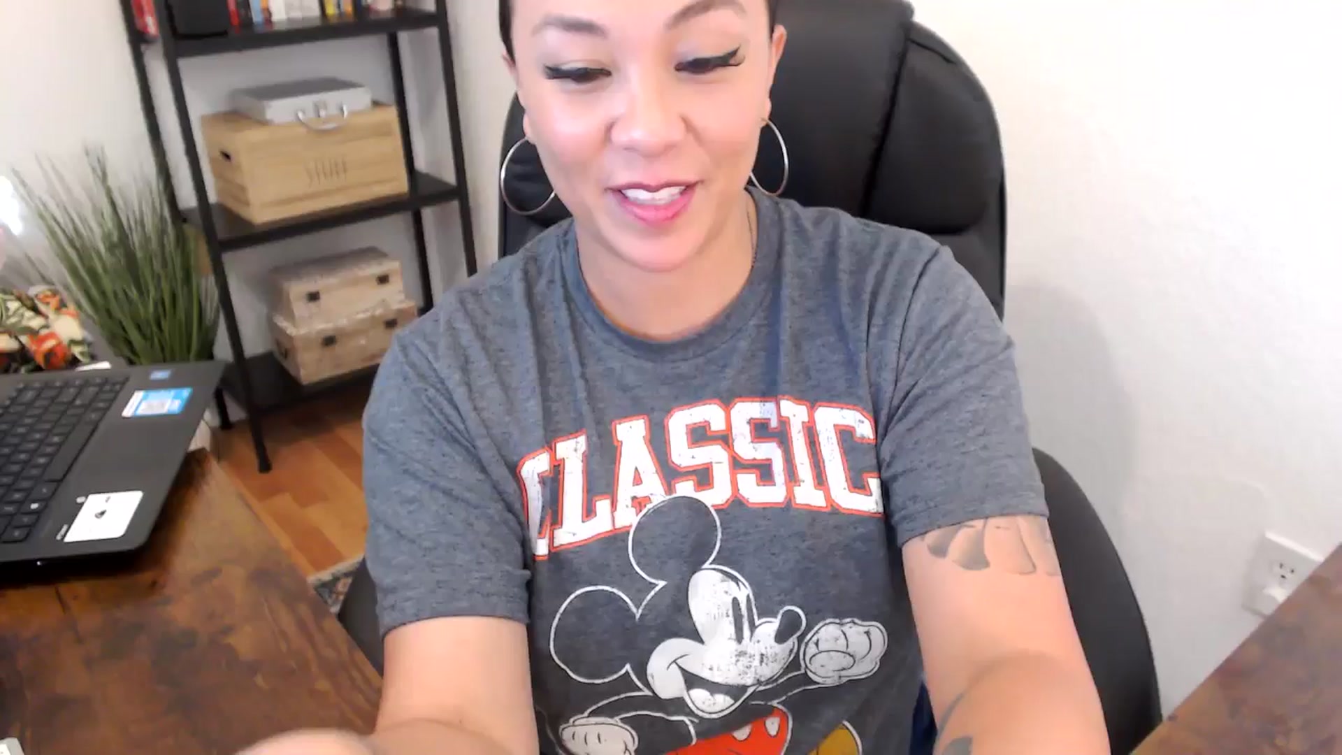 Gallery image thumbnail from MickaylaMoon's myfreecams stream on, 07/31/2024, 22:48 image 1 of 20
