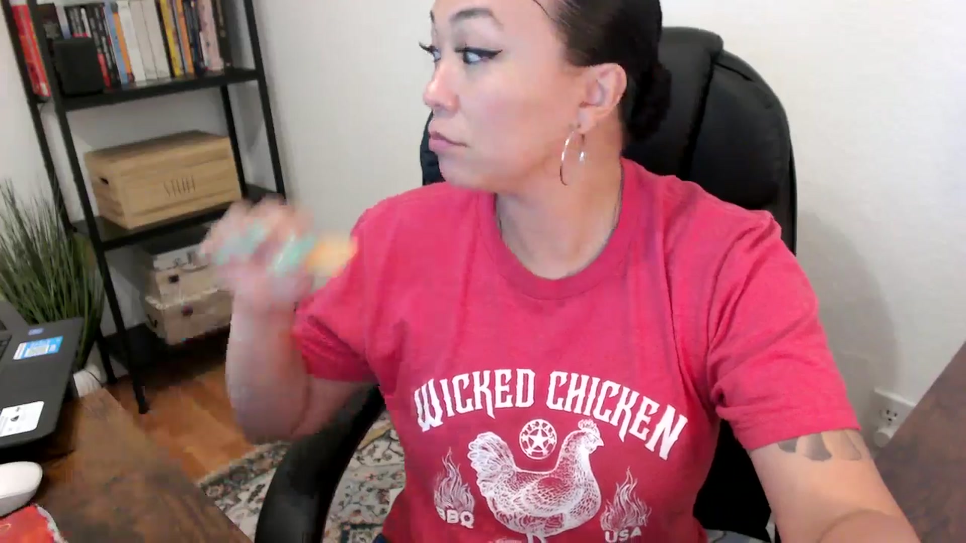 Gallery image thumbnail from MickaylaMoon's myfreecams stream on, 08/01/2024, 18:08 image 5 of 20