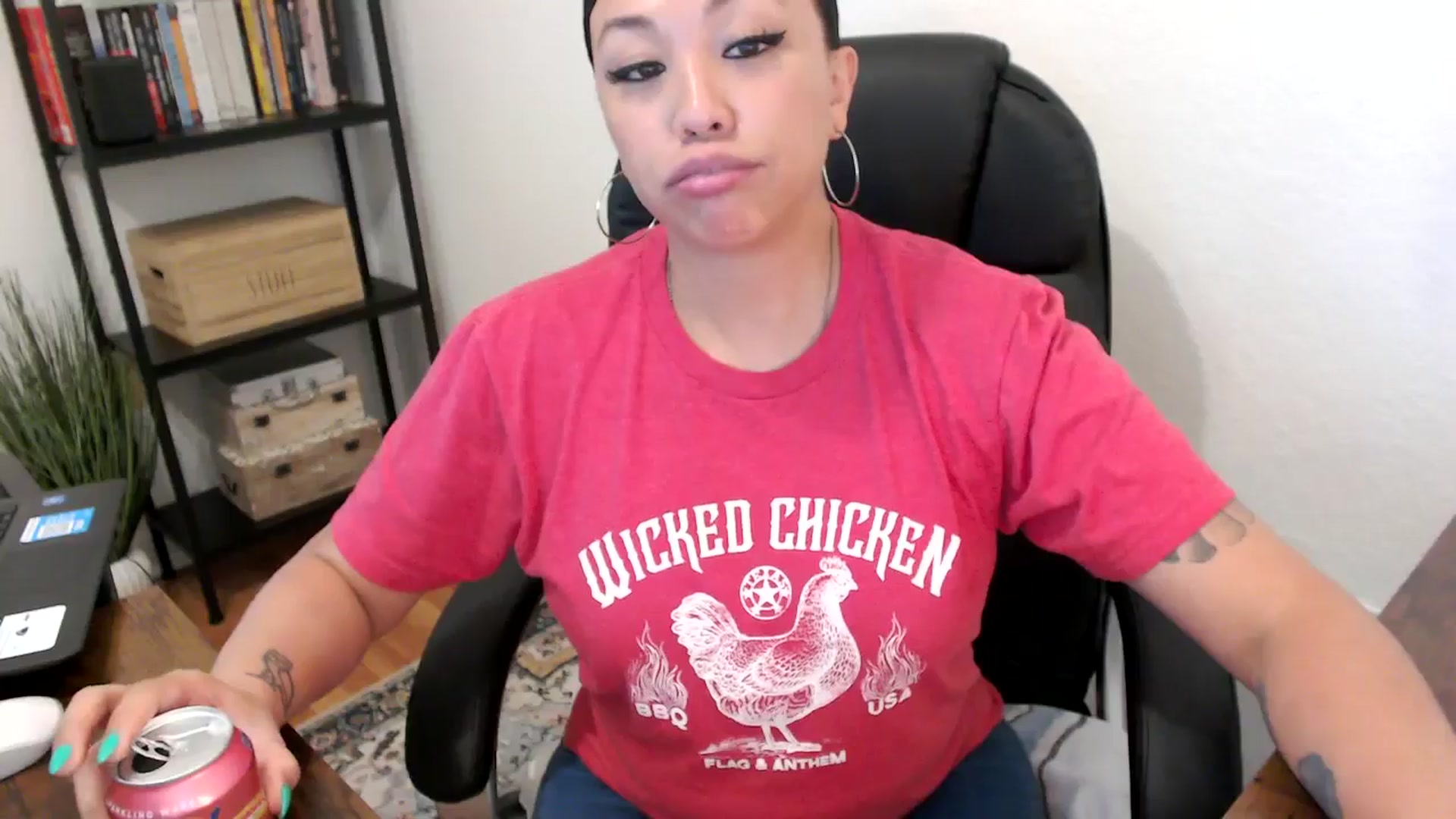 Gallery image thumbnail from MickaylaMoon's myfreecams stream on, 08/01/2024, 18:08 image 17 of 20