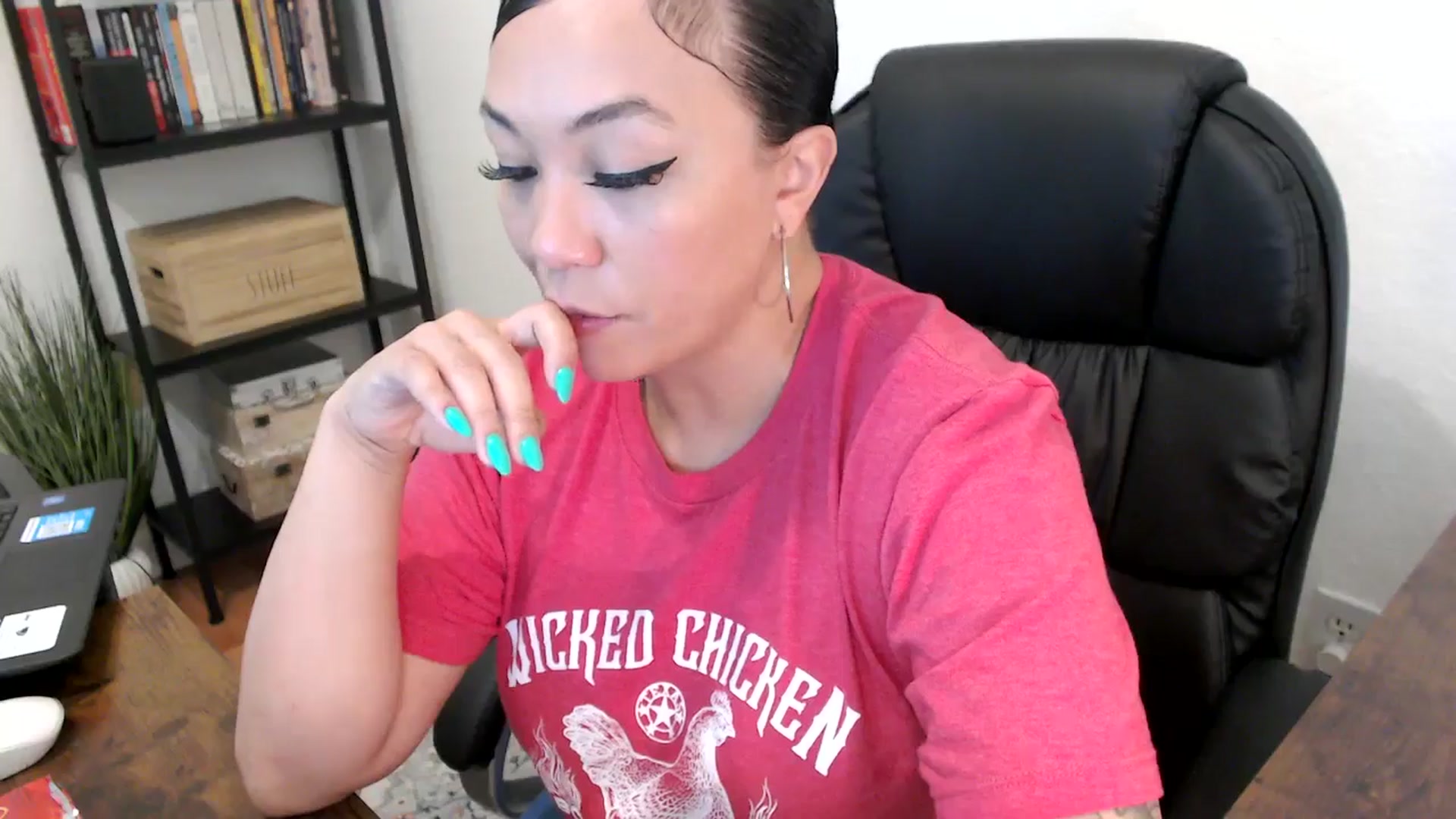 Gallery image thumbnail from MickaylaMoon's myfreecams stream on, 08/01/2024, 18:08 image 6 of 20