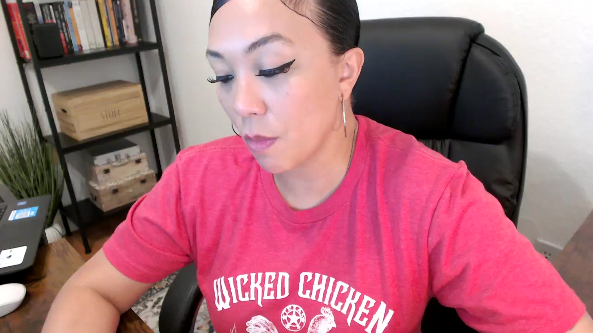 Gallery image thumbnail from MickaylaMoon's myfreecams stream on, 08/01/2024, 18:08 image 15 of 20
