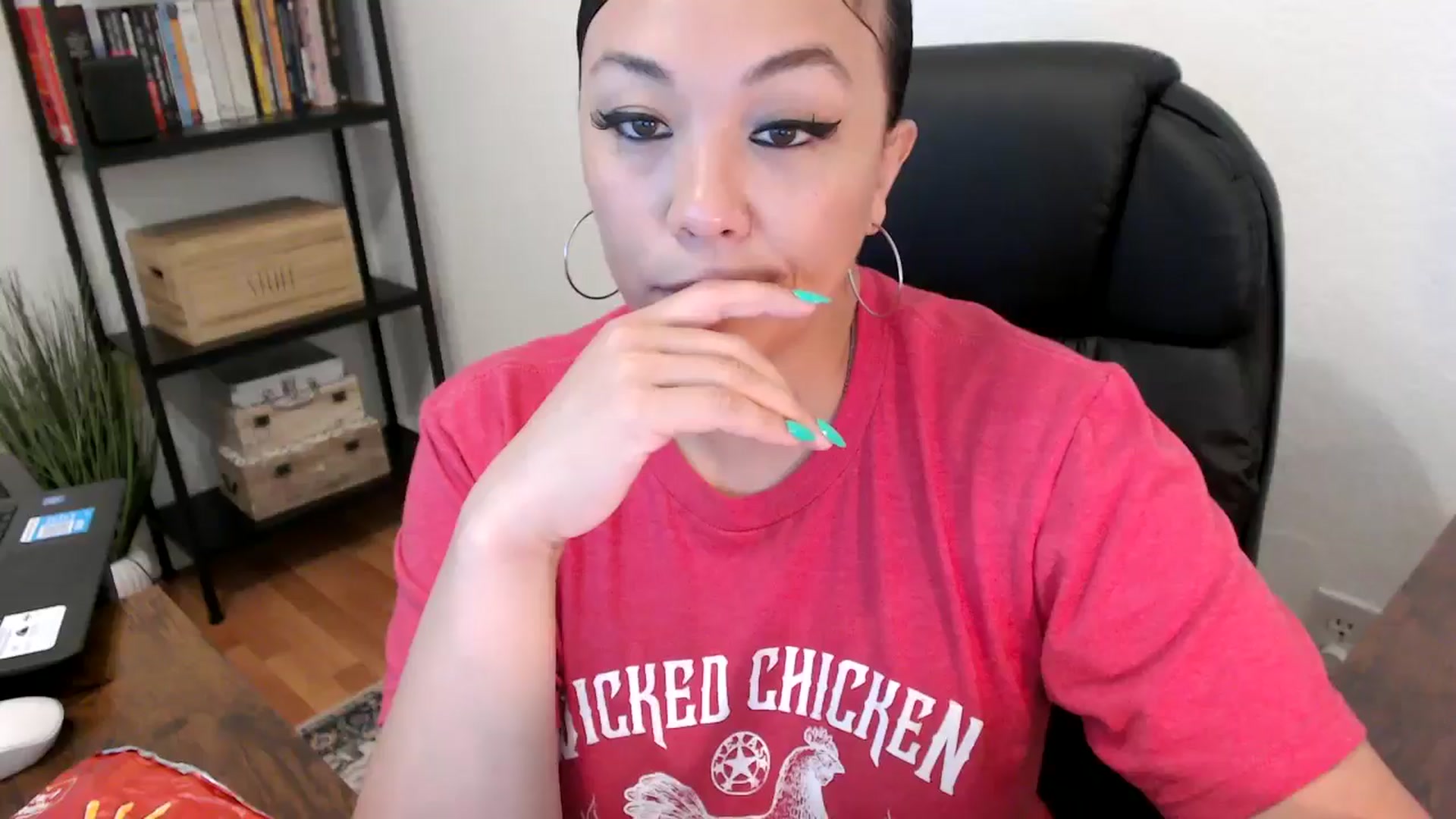 Gallery image thumbnail from MickaylaMoon's myfreecams stream on, 08/01/2024, 18:08 image 12 of 20