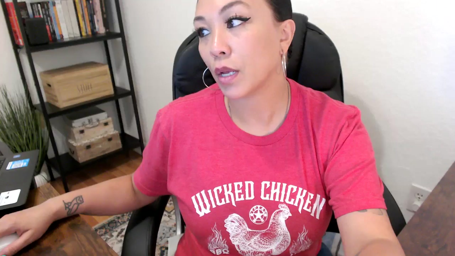 Gallery image thumbnail from MickaylaMoon's myfreecams stream on, 08/01/2024, 18:08 image 20 of 20
